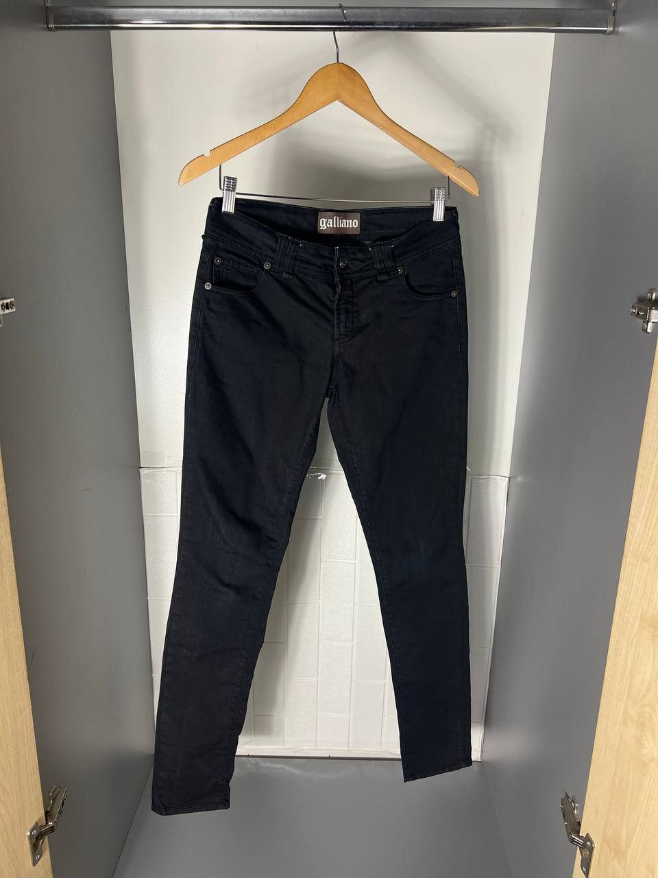 John Galliano VINTAGE JOHN GALLIANO DENIM ITALIAN DESIGNER JEANS SKINNY Size 30" / US 8 / IT 44 - 2 Thumbnail