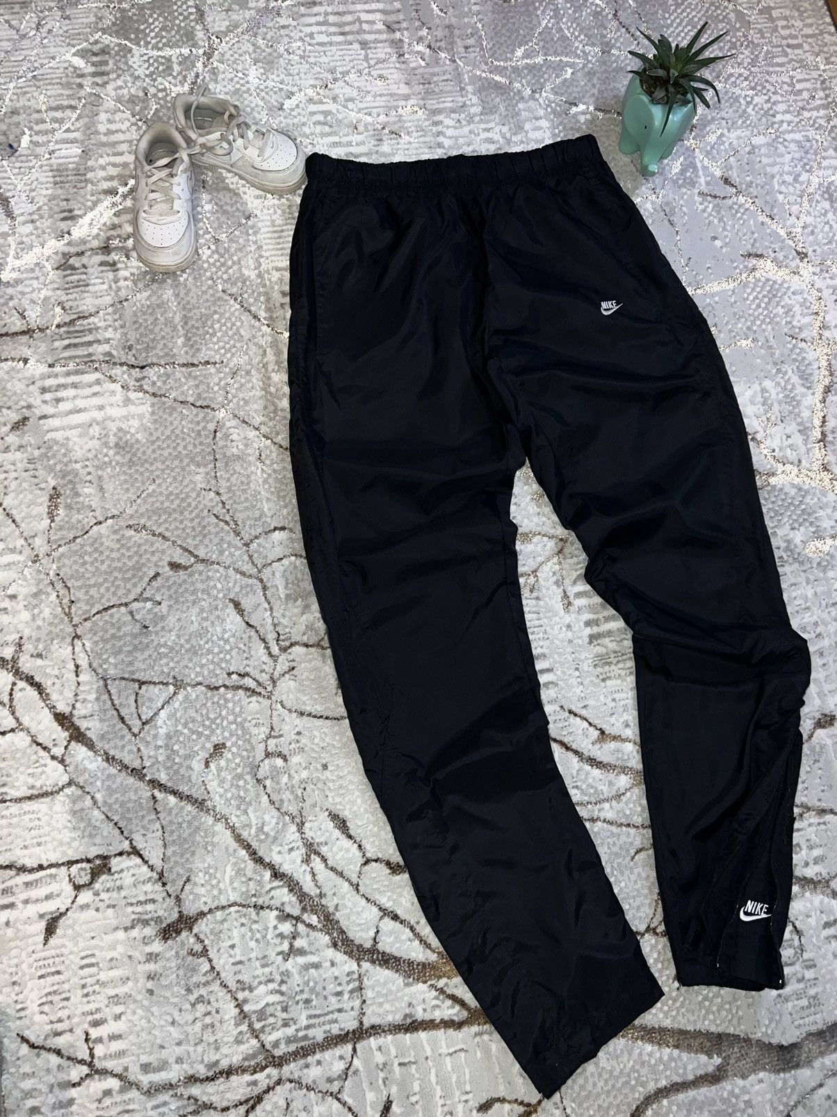Nike × Vintage NIKE 00S VINTAGE 🦍 NYLON SWEATPANTS Y2K JOGGERS Size US 32 / EU 48 - 2 Thumbnail