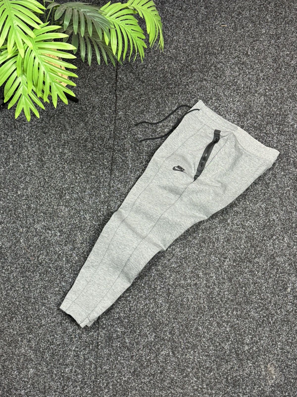 Nike NIKE TECH FLEECE WOMAN JOGGERS SIZE S Y2K DRILL STYLE Size 30" / US 8 / IT 44 - 3 Thumbnail