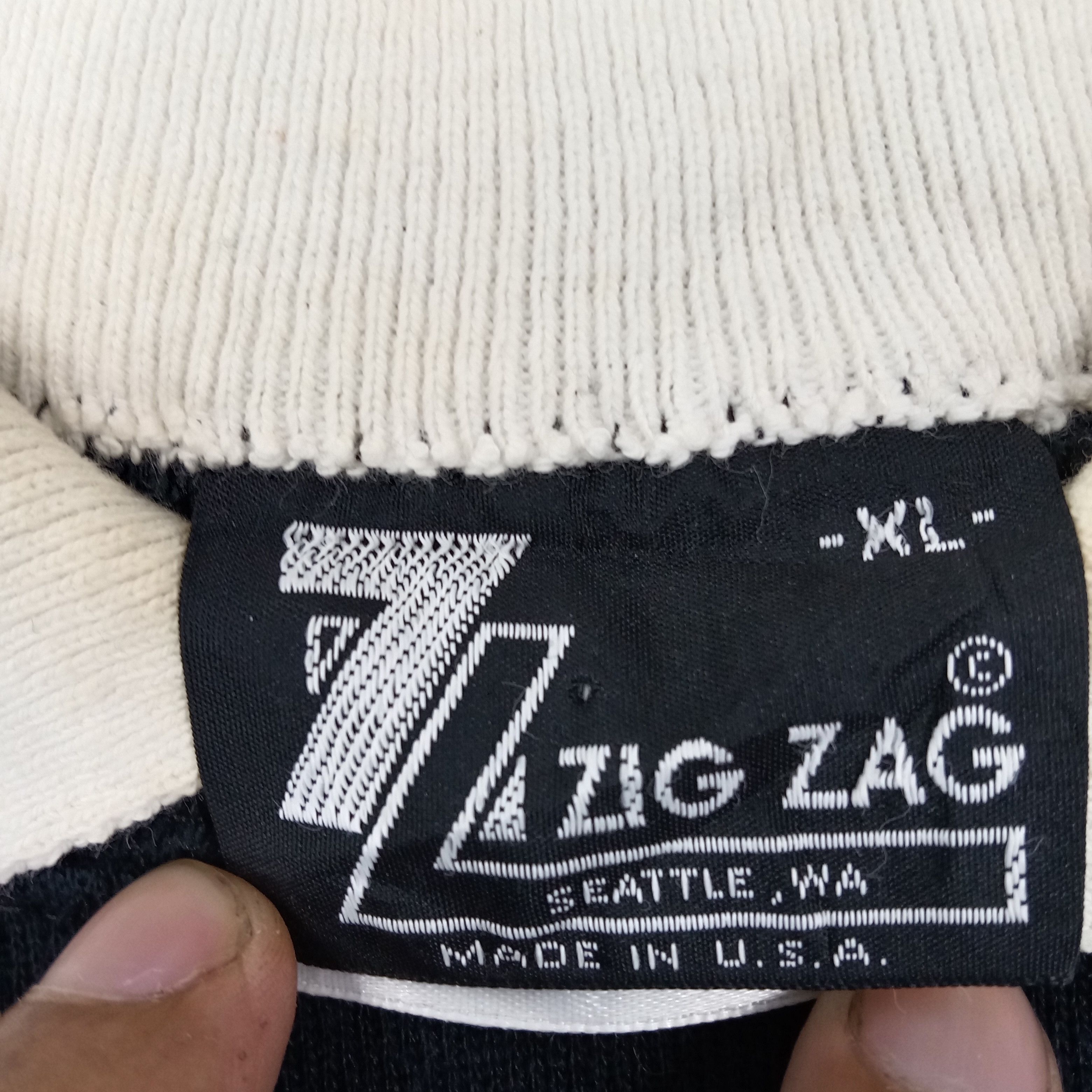 Vintage Vintage Flower Zig Zag American Preppy Style Sweatshirt Size US L / EU 52-54 / 3 - 5 Thumbnail