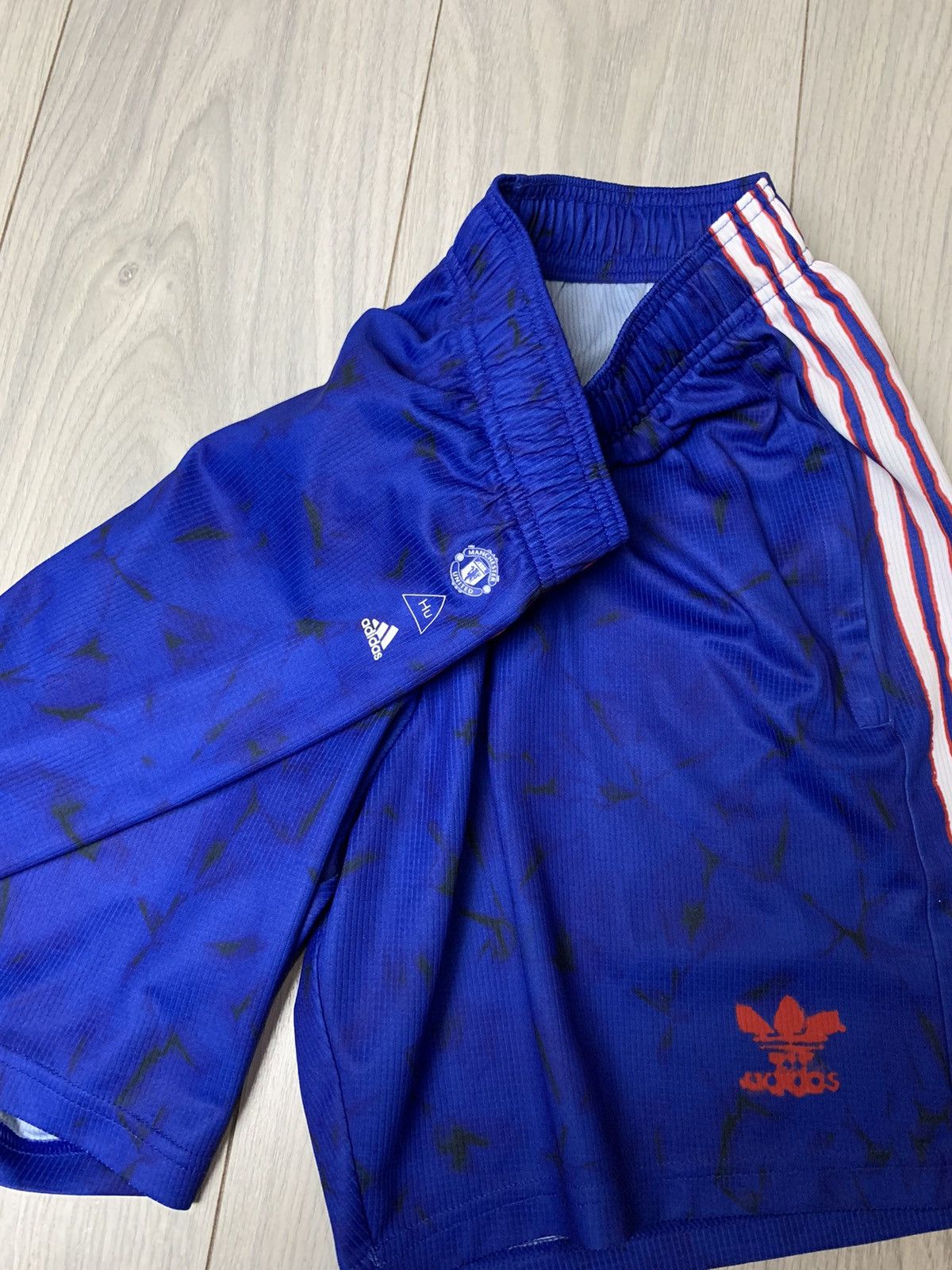 Adidas Adidas x Human Race x Manchester United Shorts Size US 36 / EU 52 - 4 Thumbnail
