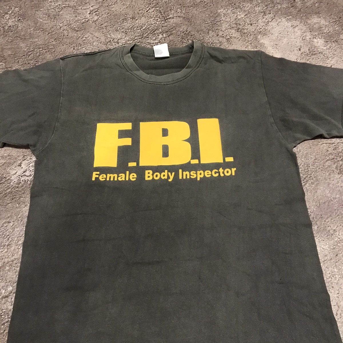 Vintage Vintage Y2K FBI Female Body Inspector Graphic Tee Streetwear Size US M / EU 48-50 / 2 - 3 Thumbnail