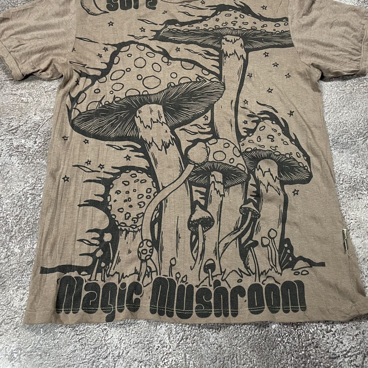 Vintage Vintage Y2K Magic Mushroom Graphic Tee Sun Faded Skate M Size US M / EU 48-50 / 2 - 4 Thumbnail