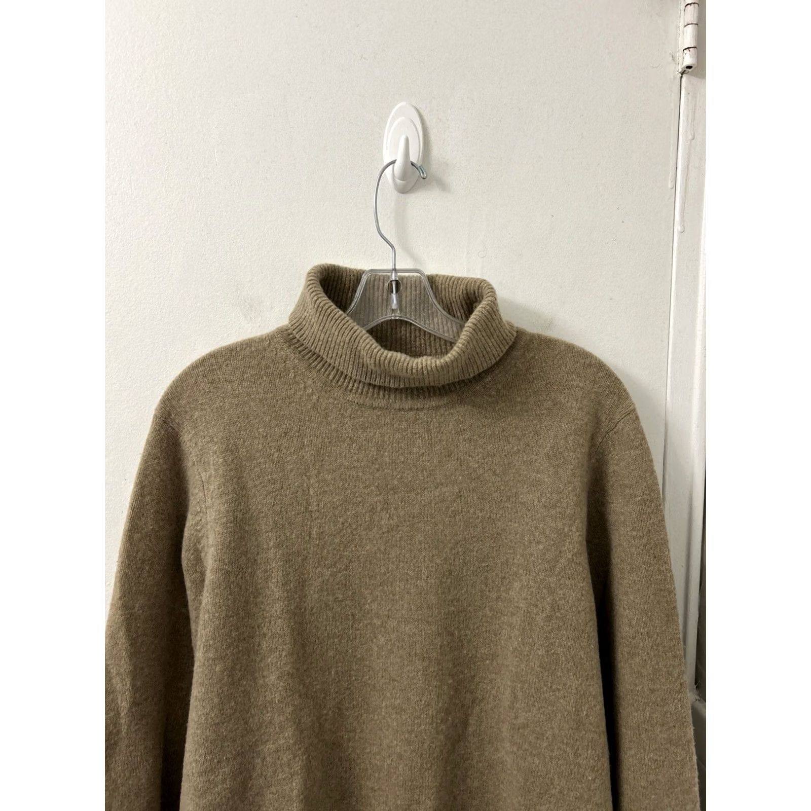 Uniqlo Uniqlo Sweater Mens M Tan Brown 100% Wool Turtleneck Knit Pullover L/S Gallon? Size US M / EU 48-50 / 2 - 2 Thumbnail