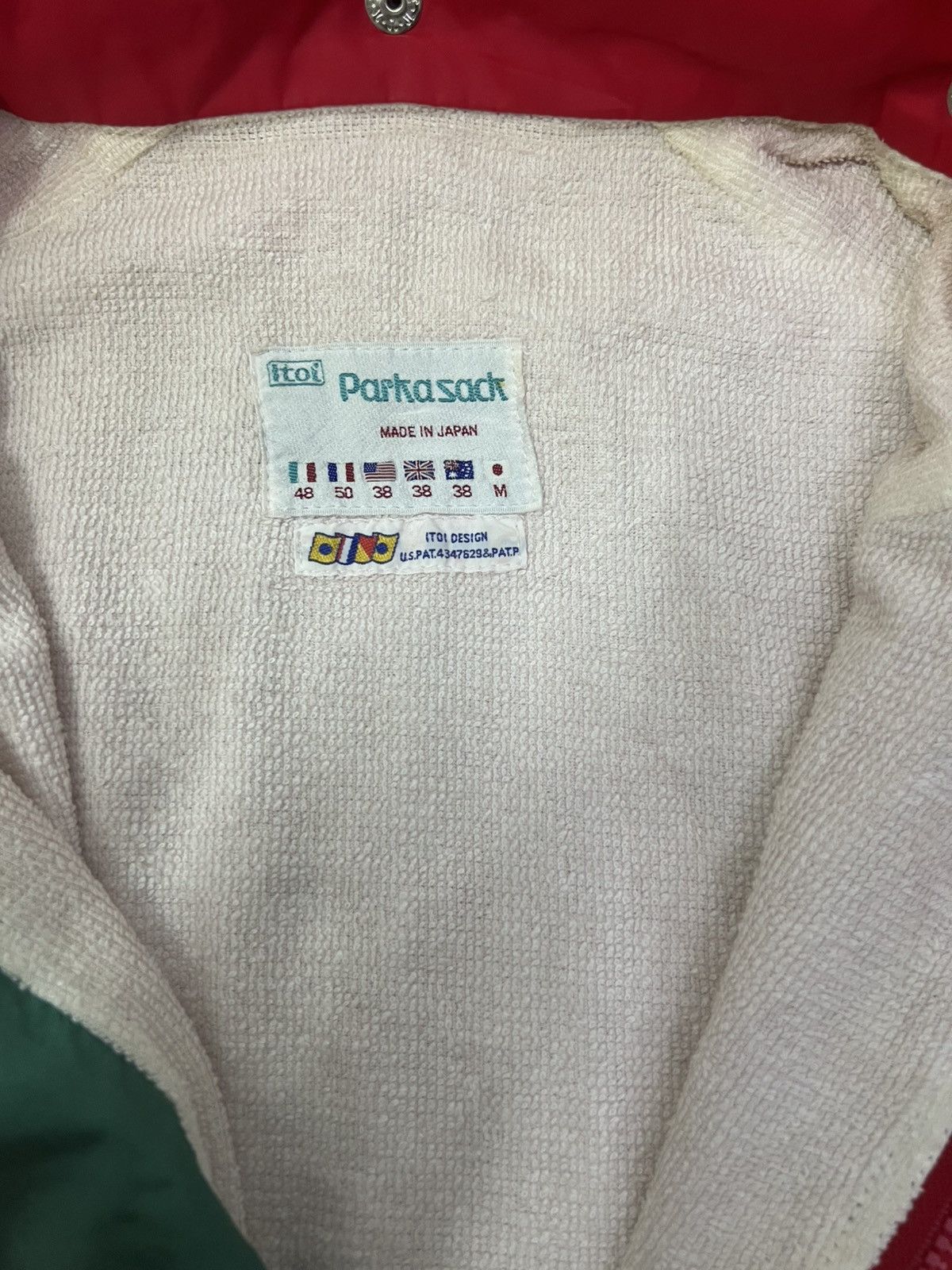 Japanese Brand Vintage Windbreaker cum bagpack Size US L / EU 52-54 / 3 - 5 Thumbnail