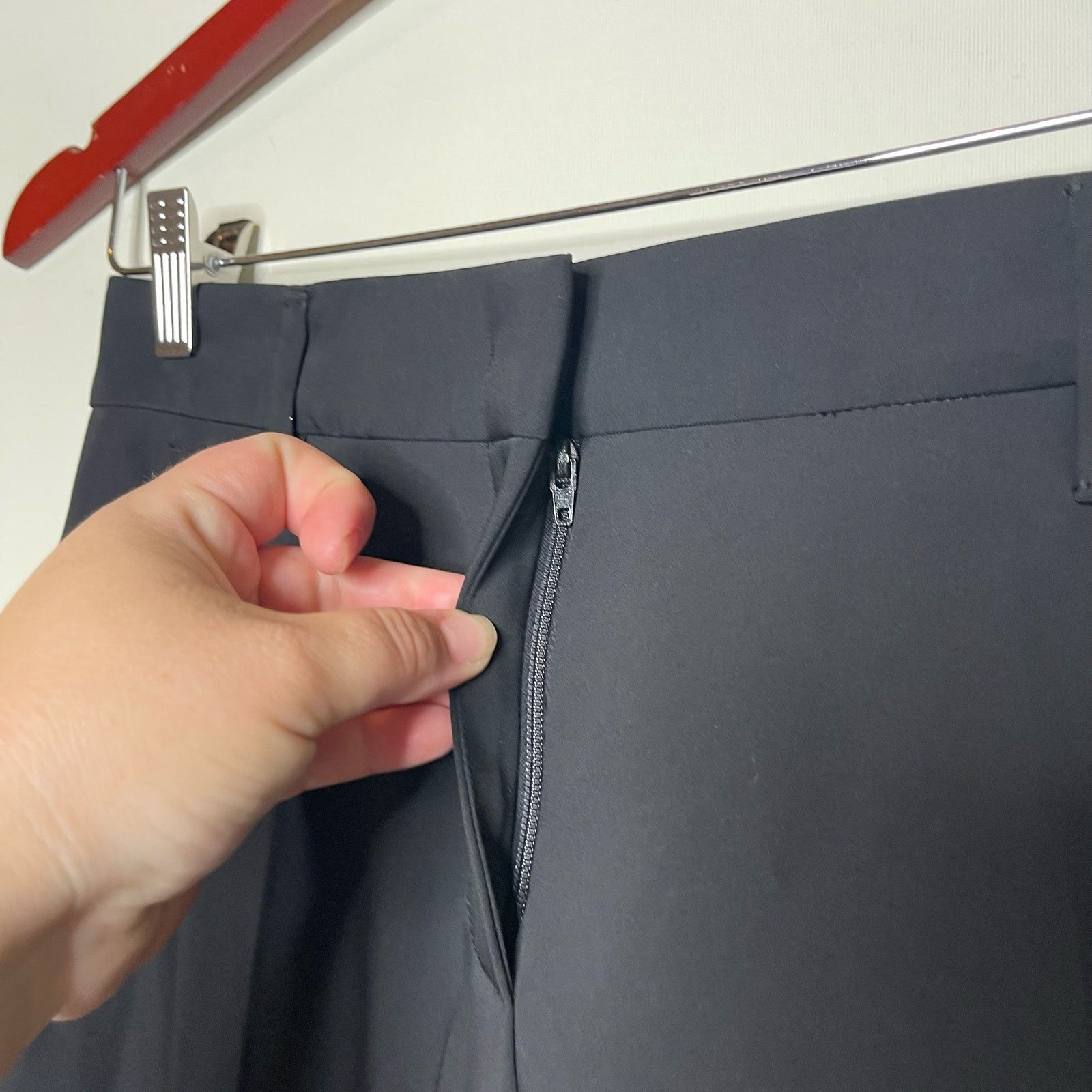 Prada Prada Mid Rise Front Pleated Dress Pants Women 38 US 2 Black Size 26" / US 2 / IT 38 - 6 Thumbnail