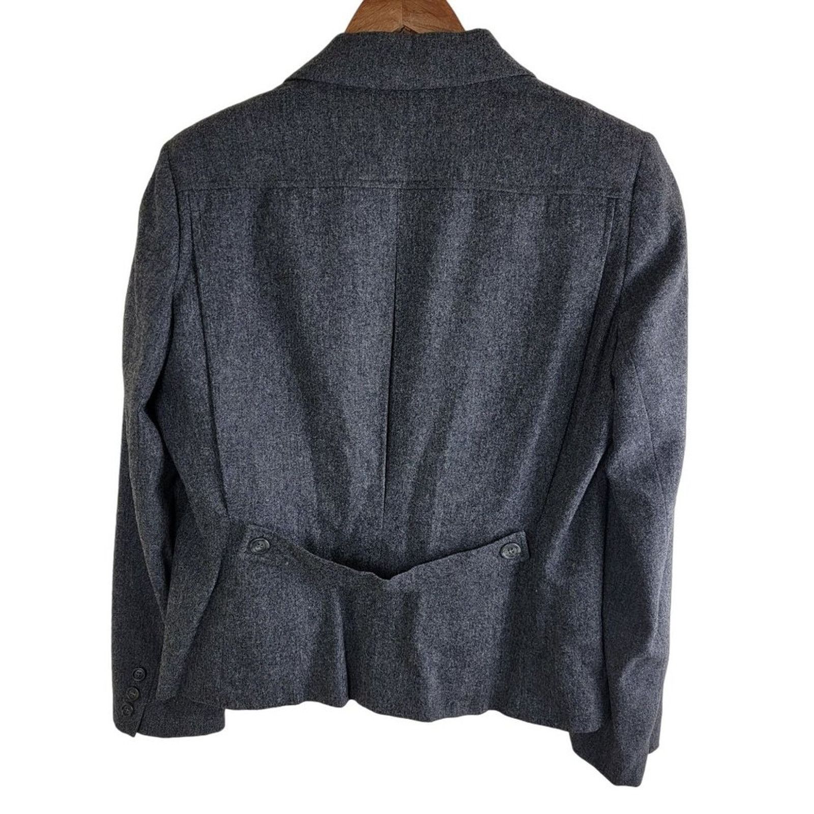 Jones New York Vintage Jones New York Womens Wool Tweed Blazer size 10 Grey Size L / US 10 / IT 46 - 2 Thumbnail