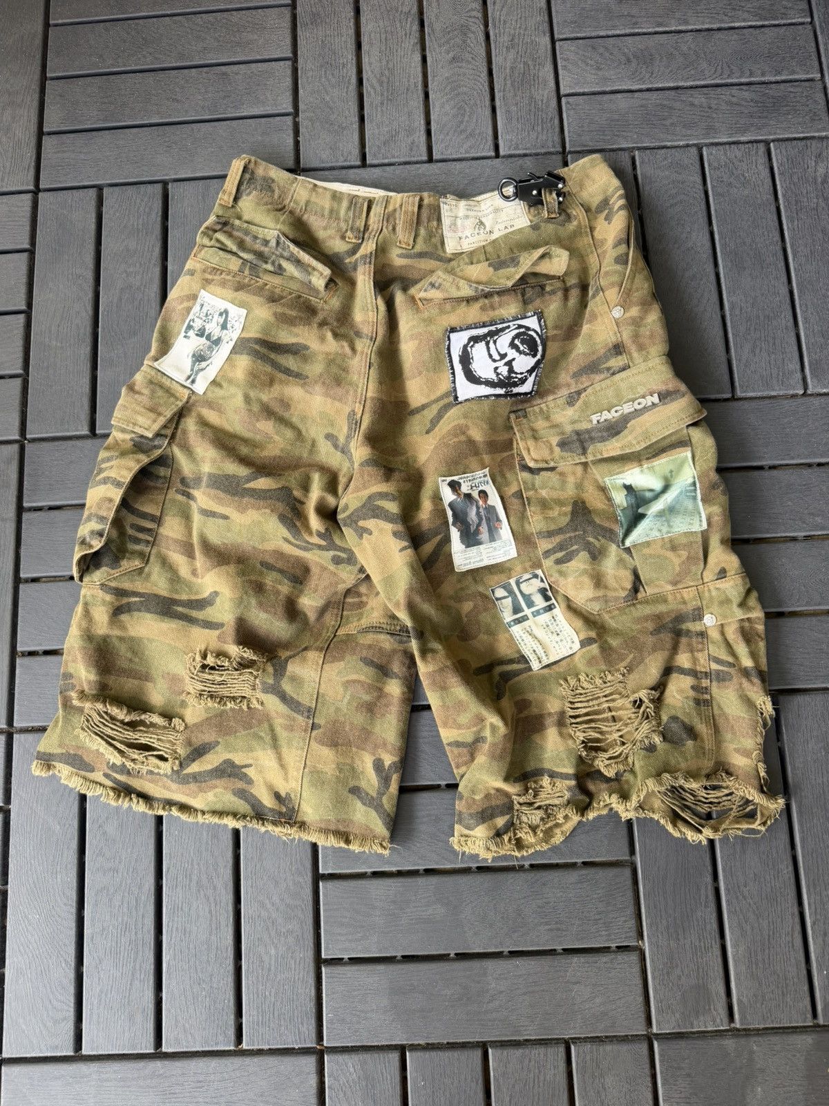 Other Custom patches / embroidery cargo jorts W34 Size US 34 / EU 50 - 2 Thumbnail