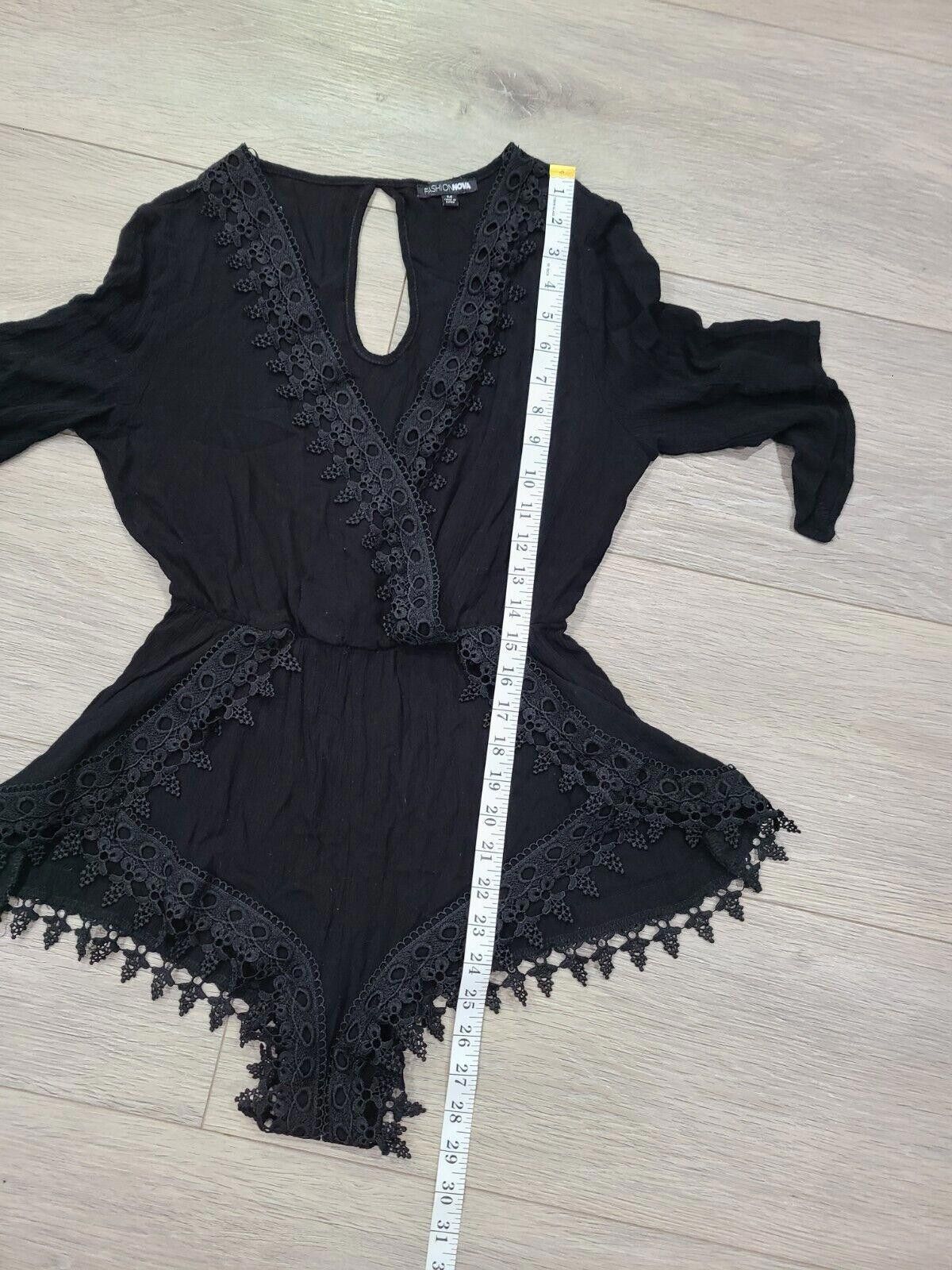 Fashion Nova Fashion Nova Romper Medium Black Lace Shorts V Neck Size 32" / US 10 / IT 46 - 6 Thumbnail