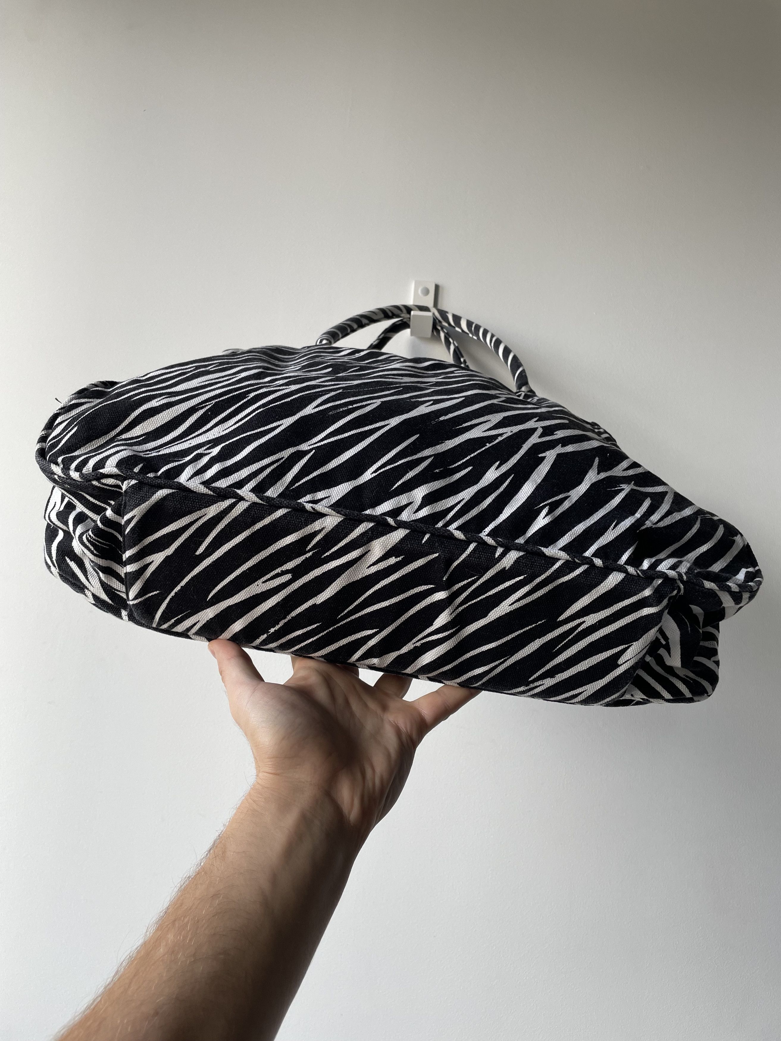 Marimekko Marimekko Zebra Pattern Handbag Shoulder Bag 7862AC Size ONE SIZE - 5 Thumbnail