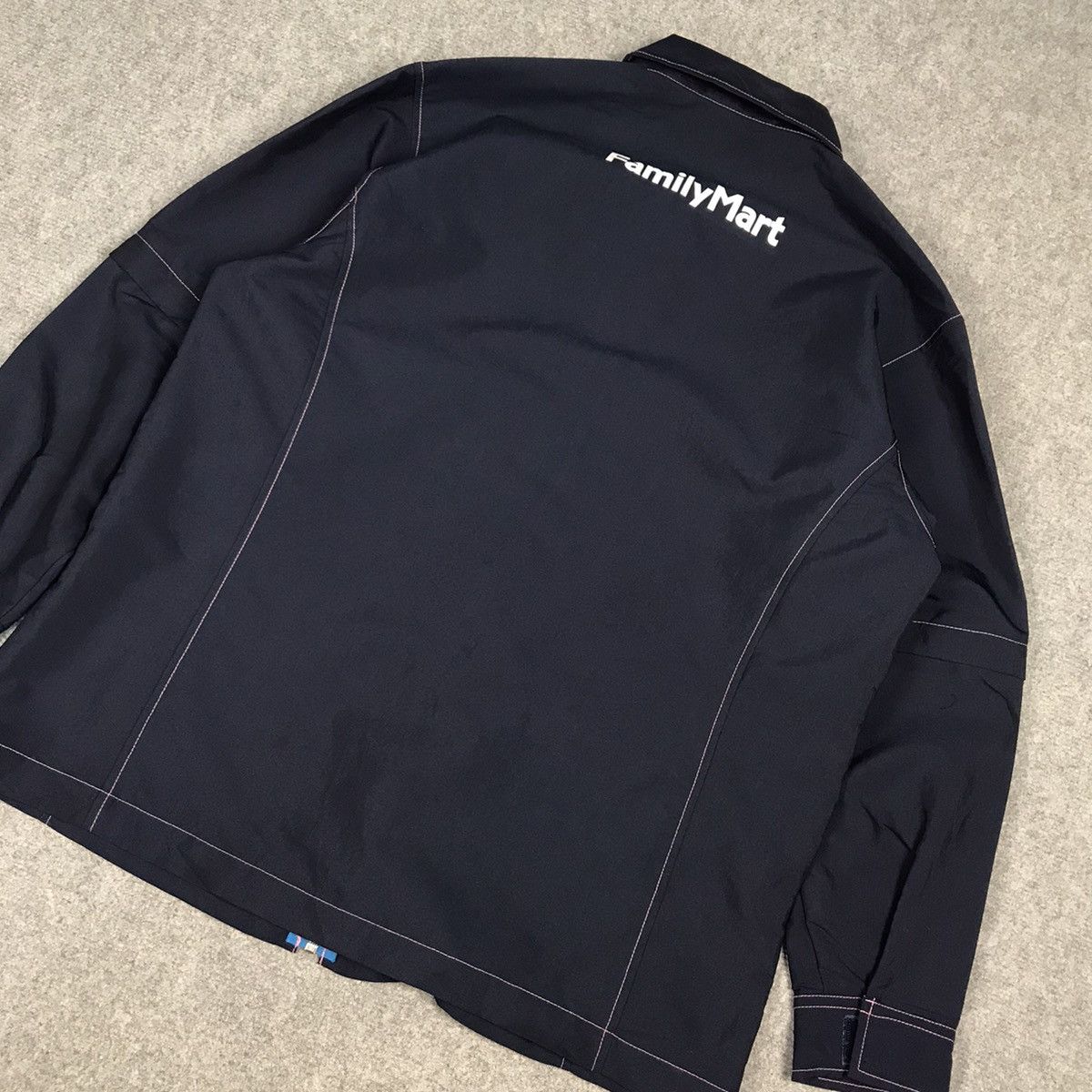 Japanese Brand Vintage Family Mart zipper jacket Size US M / EU 48-50 / 2 - 11 Thumbnail