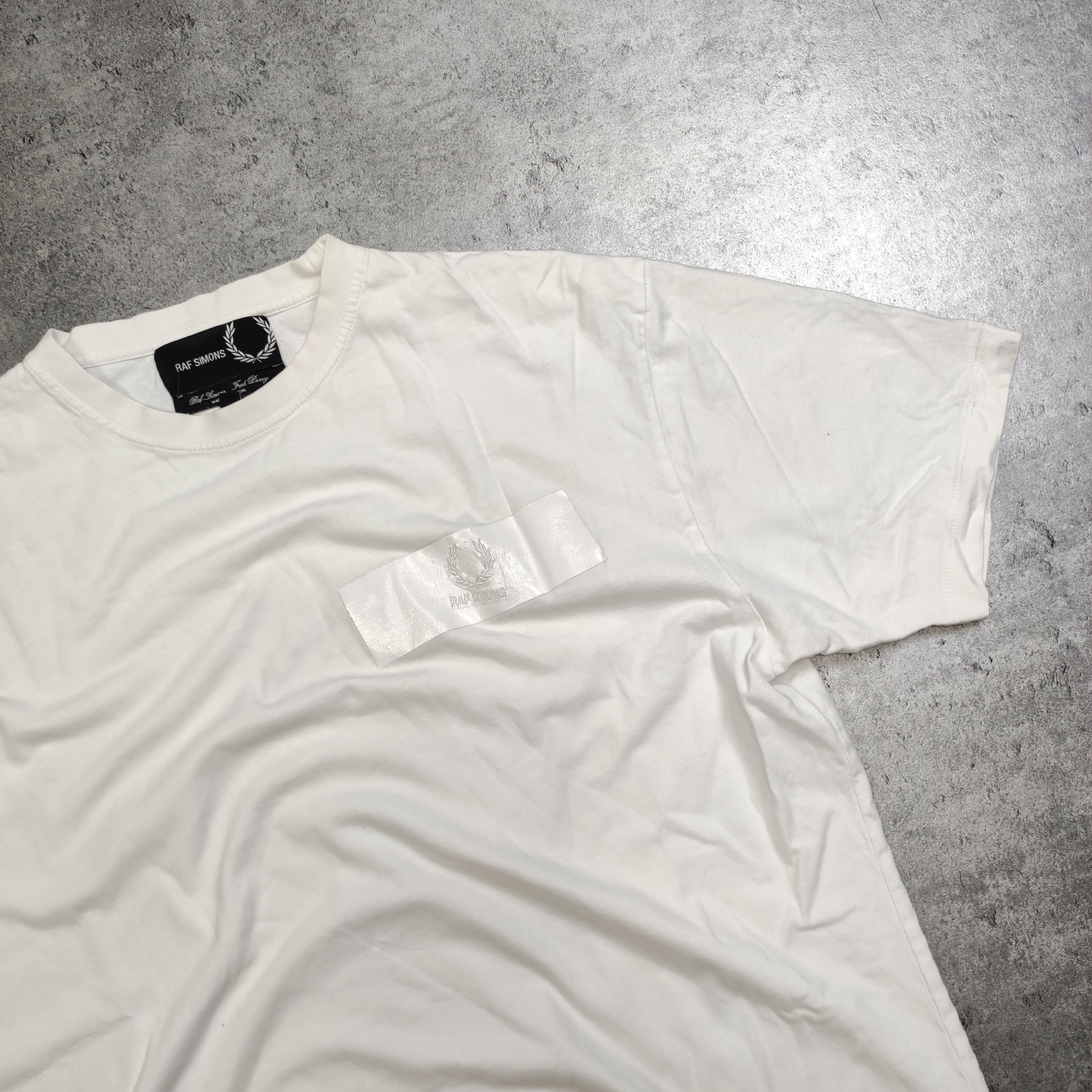 Fred Perry × Raf Simons RARE Fred Perry x Raf Simons White Logo Classic Tshirt Size US M / EU 48-50 / 2 - 5 Thumbnail