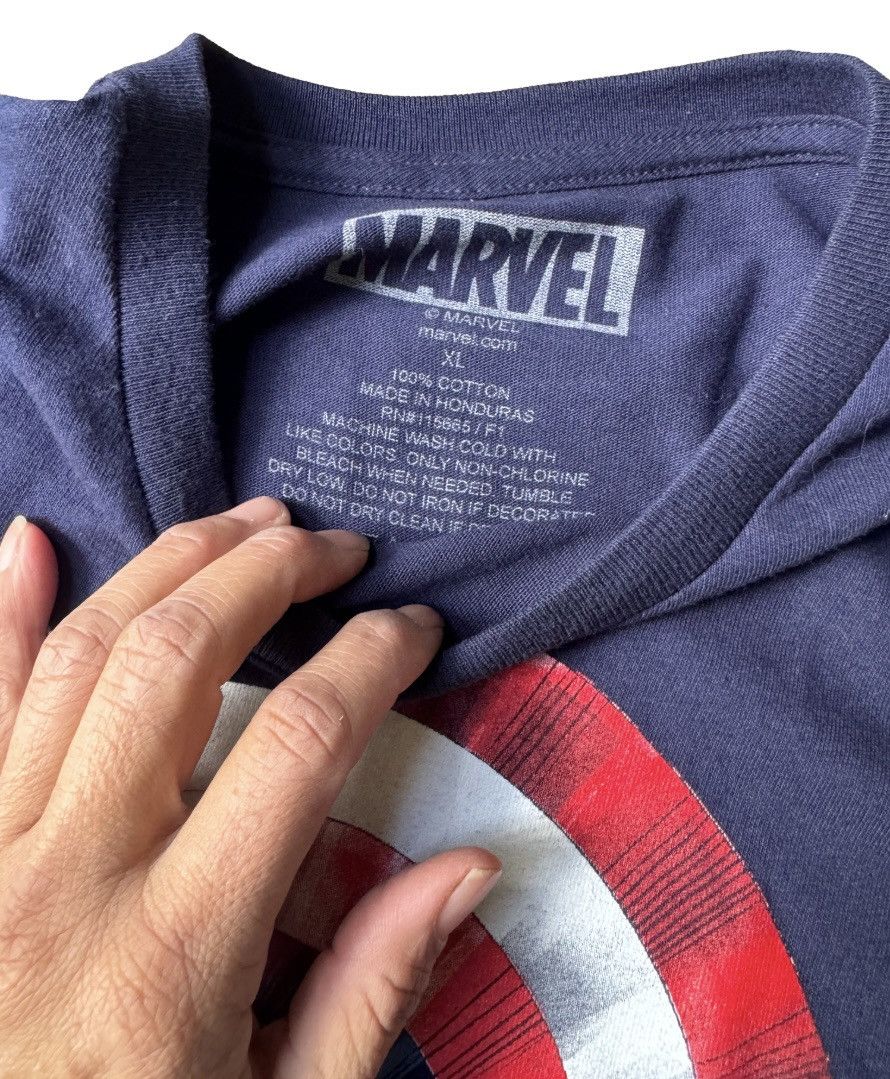 Vintage Vintage Marvel Captain America Shield Graphic T-Shirt Size US XL / EU 56 / 4 - 2 Thumbnail