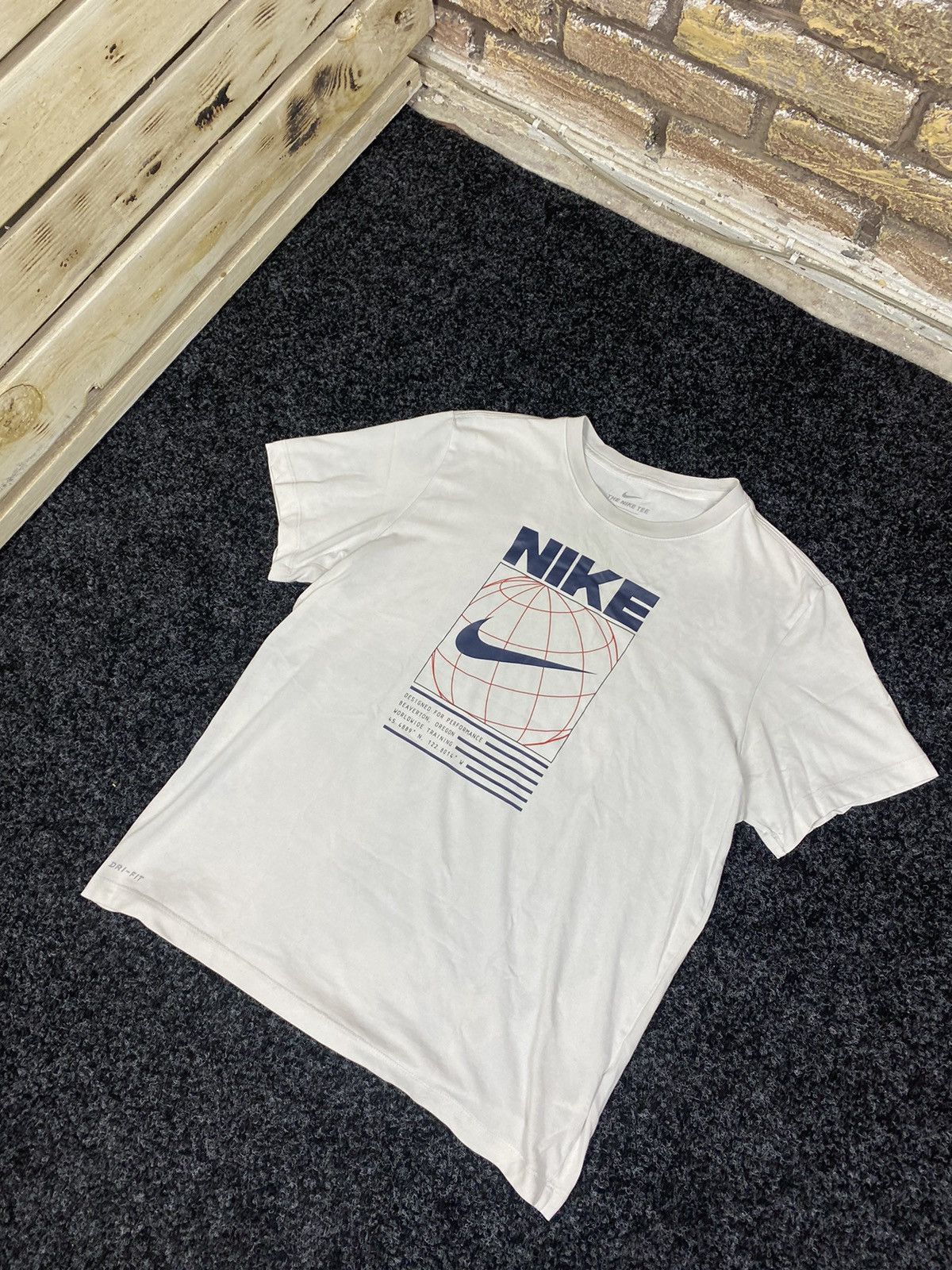 Nike VNTG Nike Rare Oregon Beaverton planet logo | Grailed