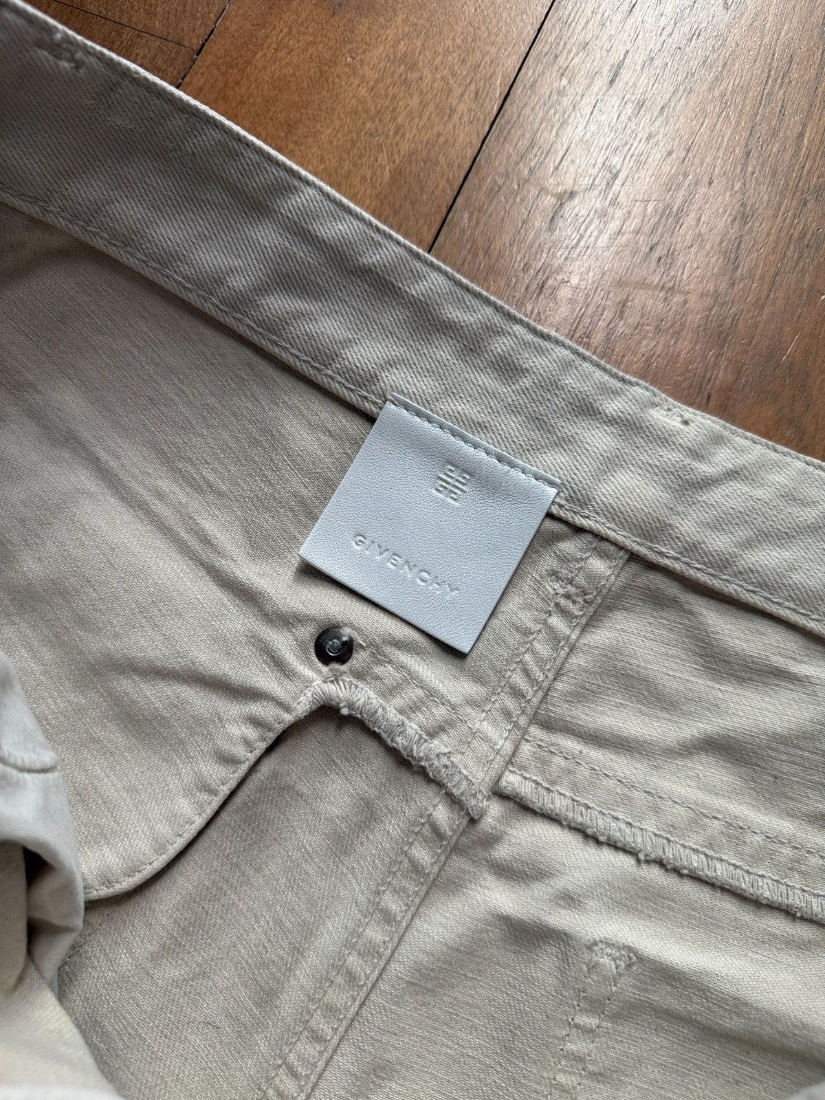 Givenchy Givenchy SS21 White Crackled Paint Denim Size US 30 / EU 46 - 7 Thumbnail