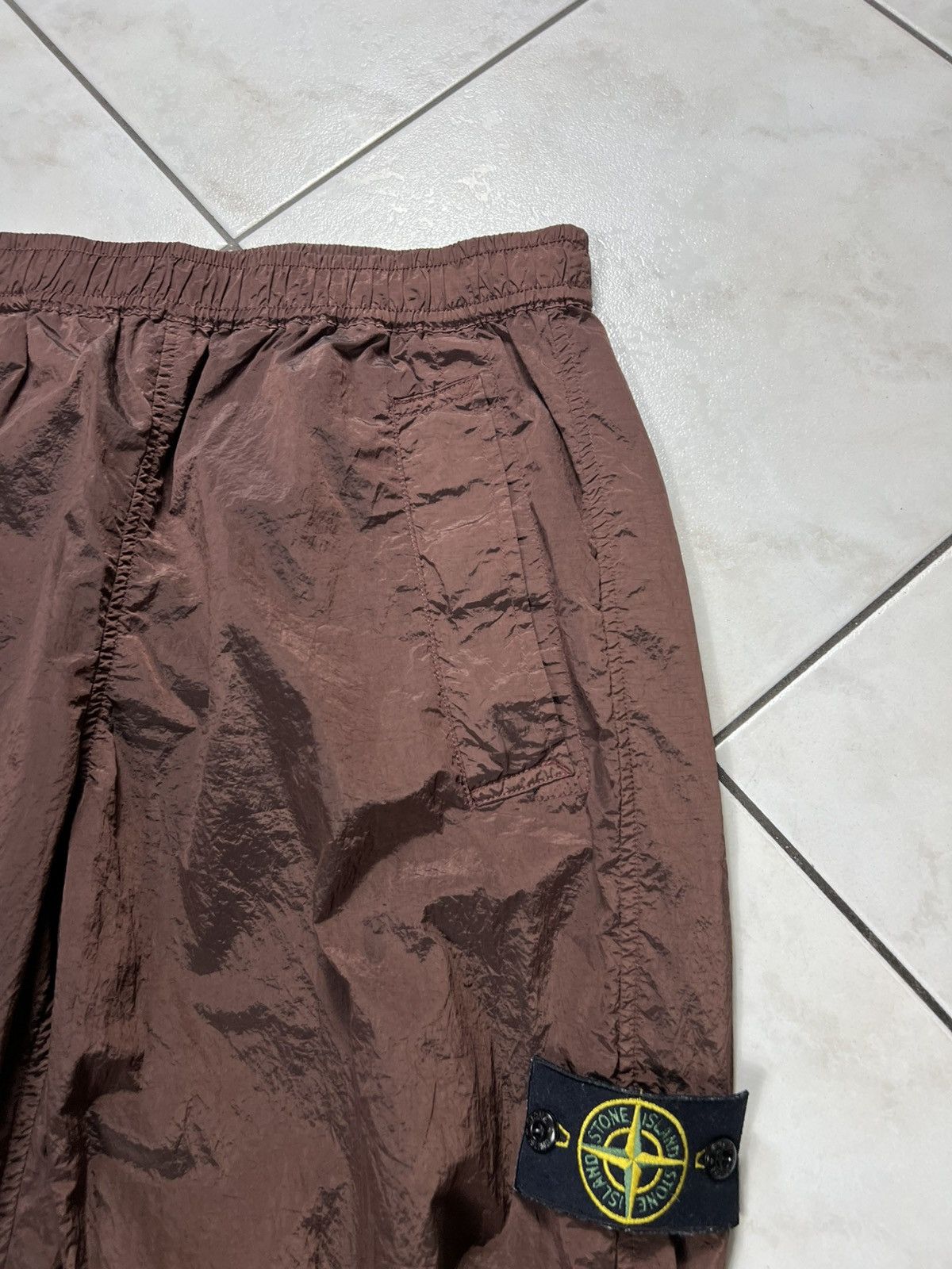Stone Island Stone Island shiny nylon metal sweatpants burgundy baggy Size US 32 / EU 48 - 6 Thumbnail