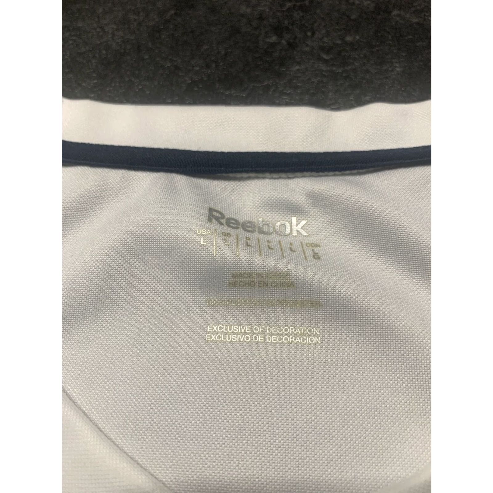 Reebok VINTAGE Reebok Athletic V-Neck T-Shirt White Men's Large Activewear Size US L / EU 52-54 / 3 - 5 Thumbnail