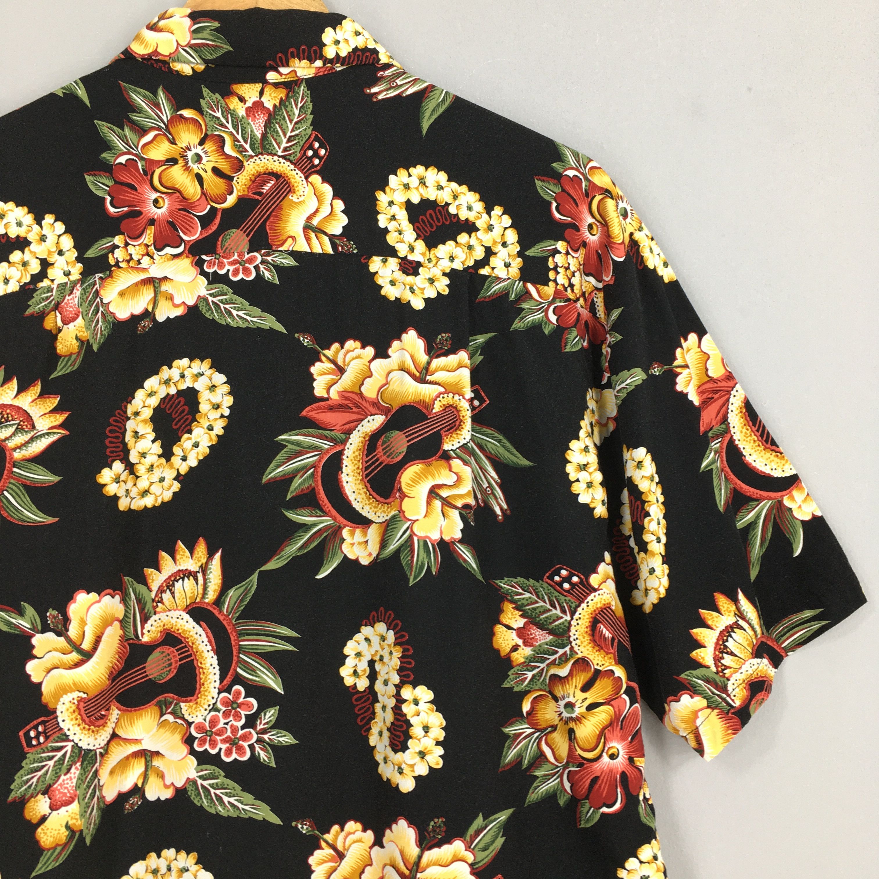 Life's a Beach Vintage Aloha Floral Tropical Pineapples Hawaii Shirt Small Size US S / EU 44-46 / 1 - 7 Thumbnail