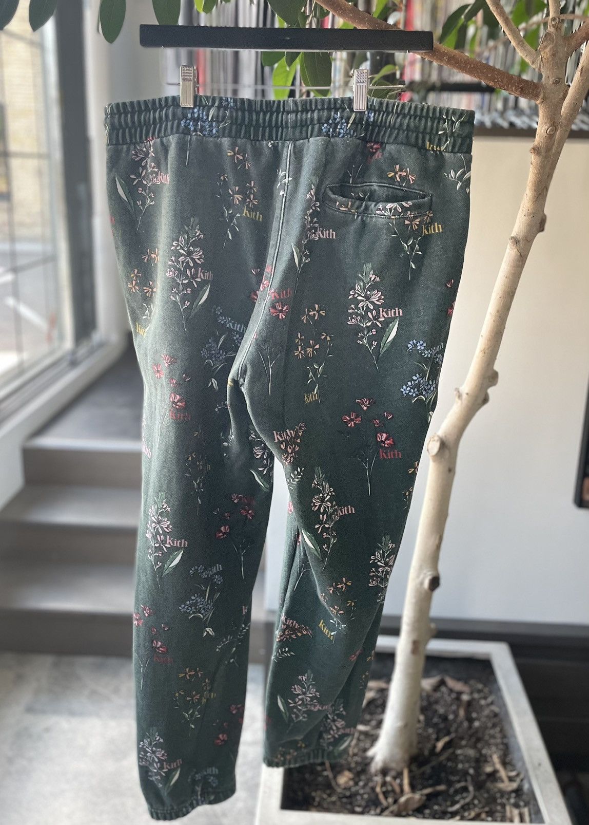 Kith Kith Botanical Floral Williams I Sweatpant Size US 40 / EU 56 - 4 Thumbnail