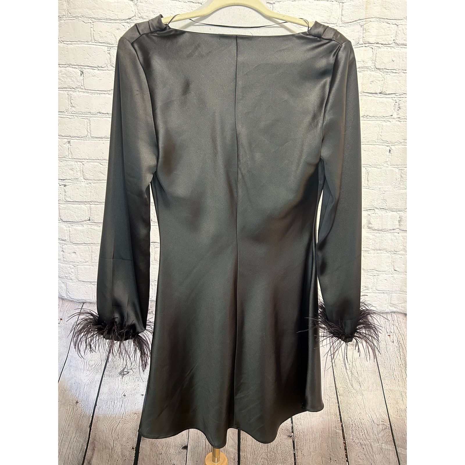 Zara Nwt- Zara SATIN EFFECT FEATHER DETAIL MINI DRESS-M Size M / US 6-8 / IT 42-44 - 6 Thumbnail