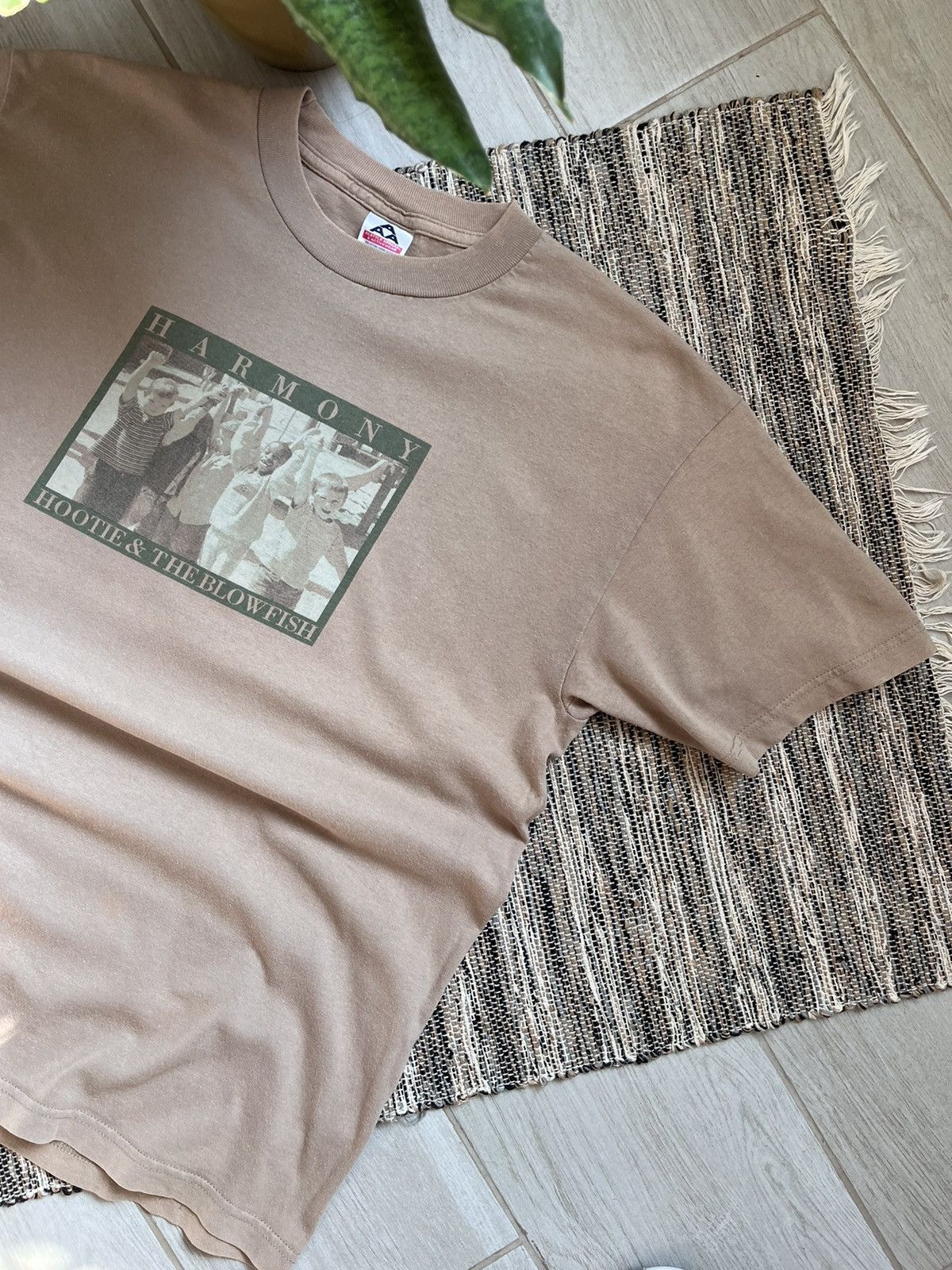 Vintage Vintage Hootie The Blowfish Harmony Hold my hand T shirt Size US L / EU 52-54 / 3 - 4 Thumbnail