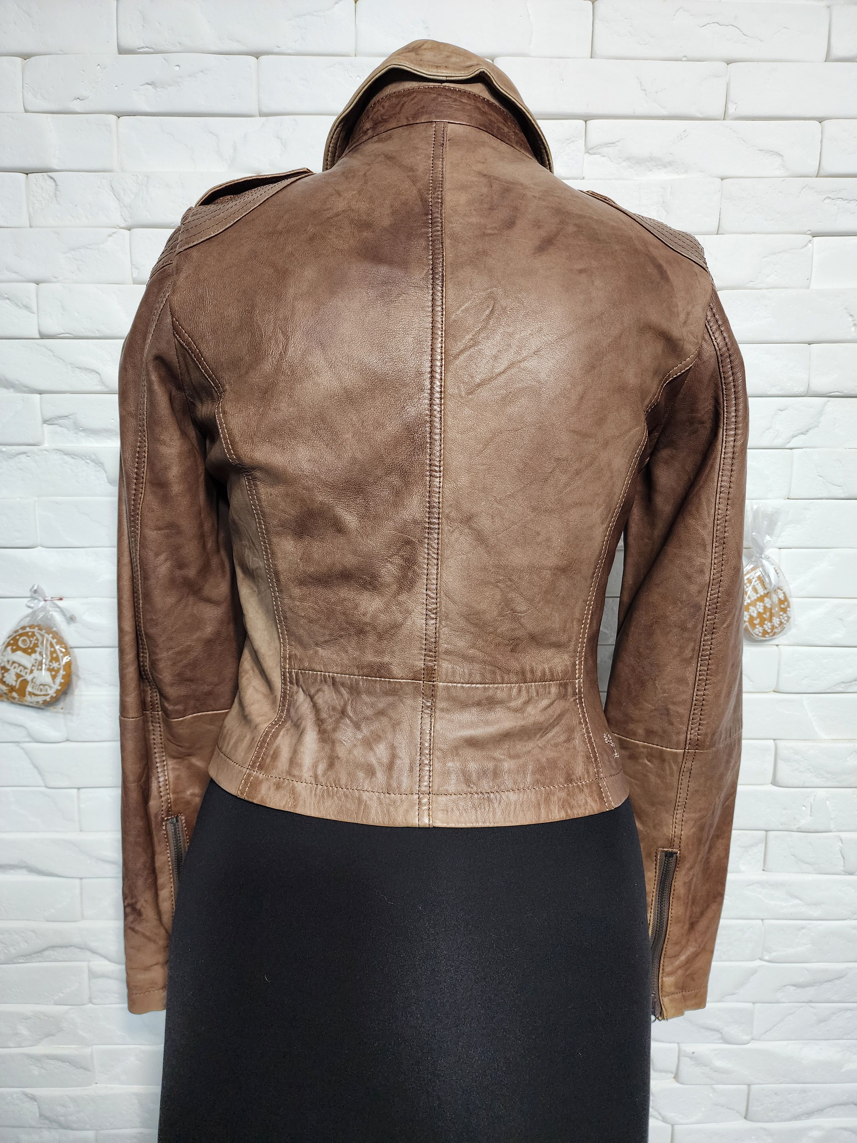 Tommy Hilfiger Brown Leather Sports Jacket: Women's Zip-Up Moto Size S / US 4 / IT 40 - 2 Thumbnail