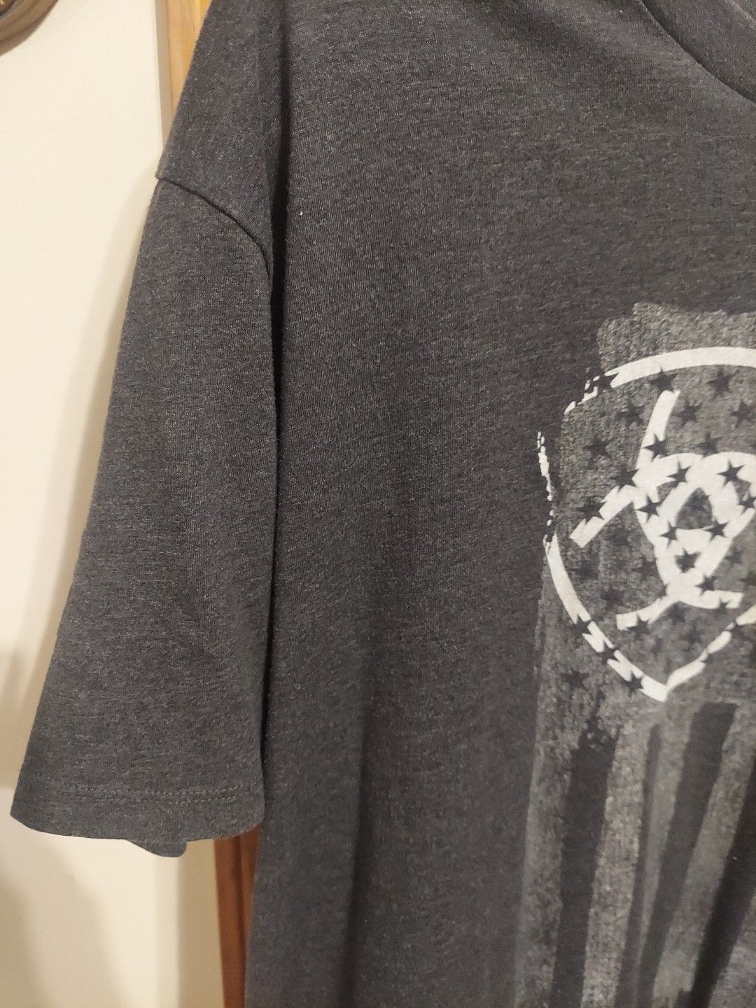 Ariat Ariat T Shirt Mens XL Charcoal Vertical Flag Short Sleeve G Size US XL / EU 56 / 4 - 3 Thumbnail
