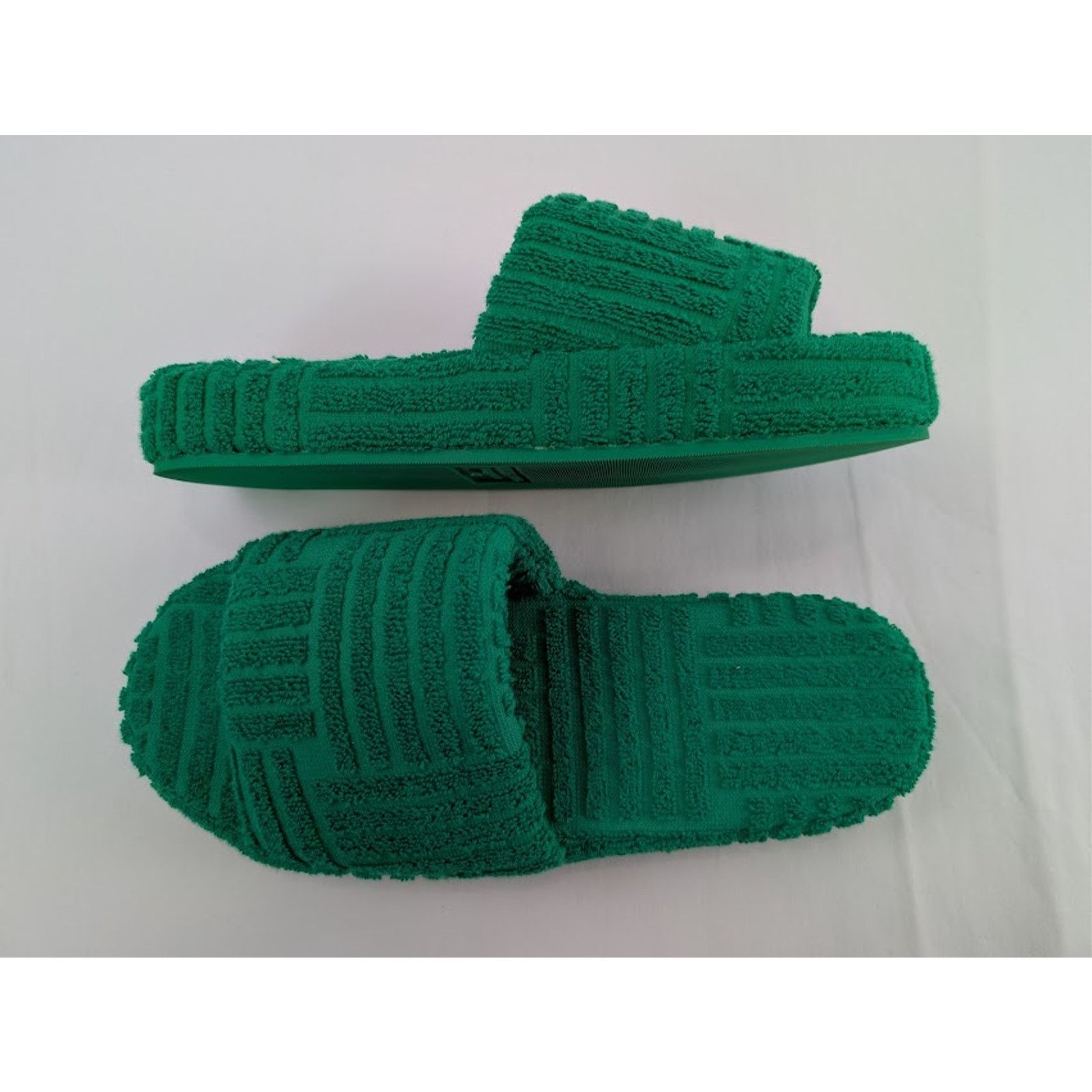 Bottega Veneta Resort Sponge Slide Sandals in green | Grailed