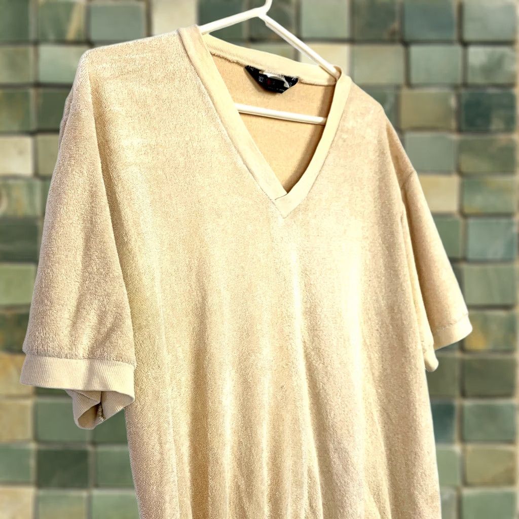 Vintage VINTAGE Kilometer T-Shirt Shirt Men L Beige 70s Knit Leisure V-Neck Short Sleeve Chest 42 Mens Size US L / EU 52-54 / 3 - 1 Thumbnail