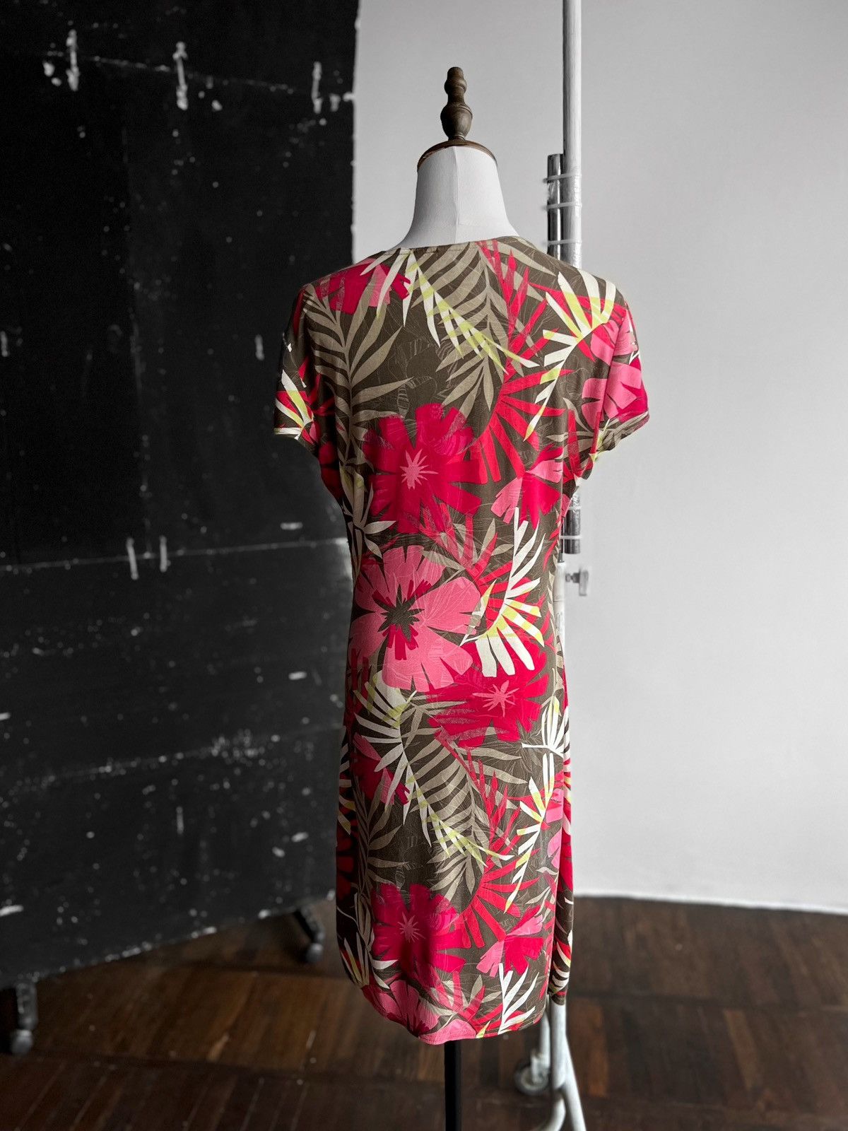 Joseph Ribkoff Joseph Ribkoff Floral Knee Length Faux Wrap Sheath Dress Size M / US 6-8 / IT 42-44 - 4 Thumbnail