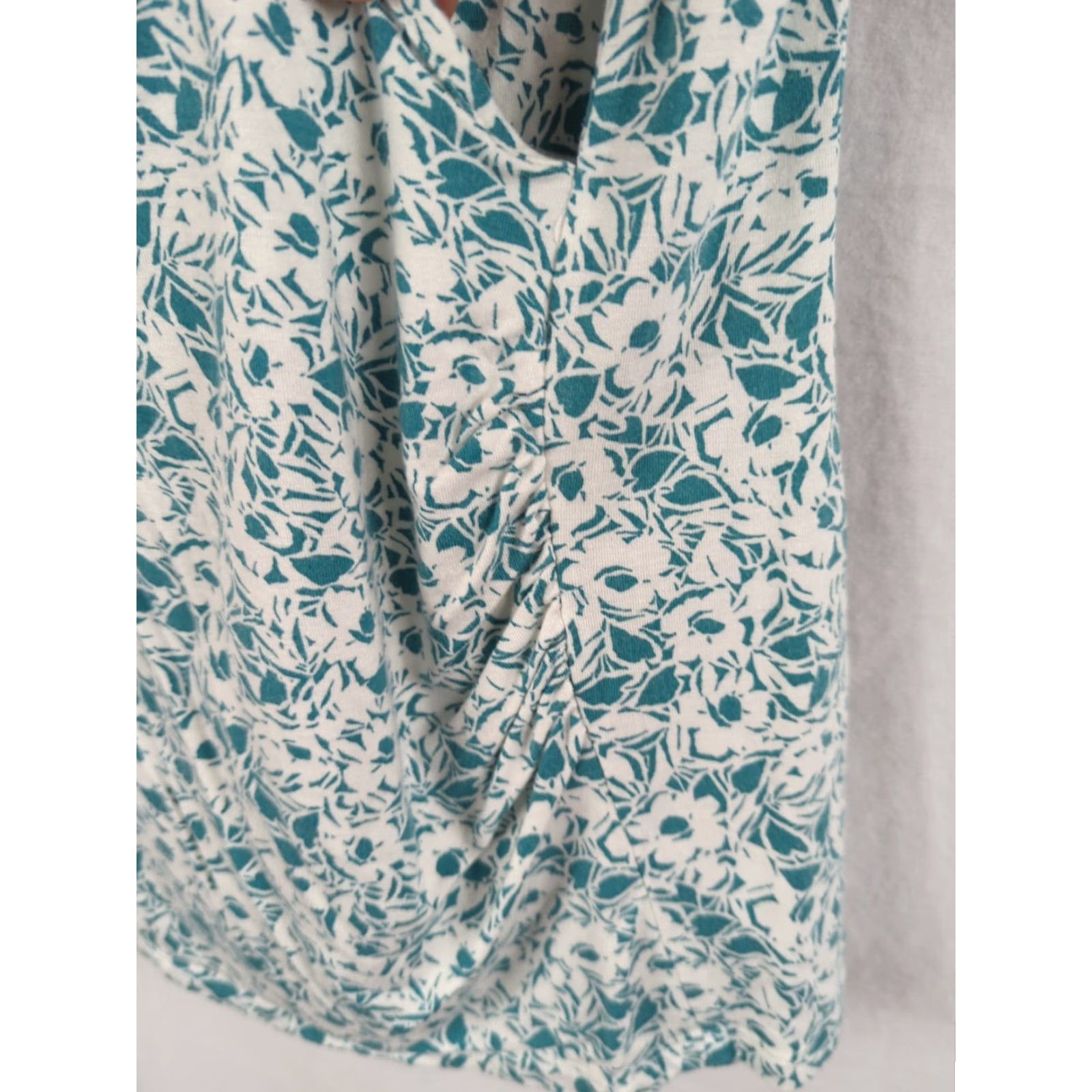 Talbots Talbots Blouse Floral Sleeveless V-Neck Faux Wrap Front Green M Regular Women's Shirt Tank Lyocell Rayon Machine Washable Size M / US 6-8 / IT 42-44 - 4 Thumbnail