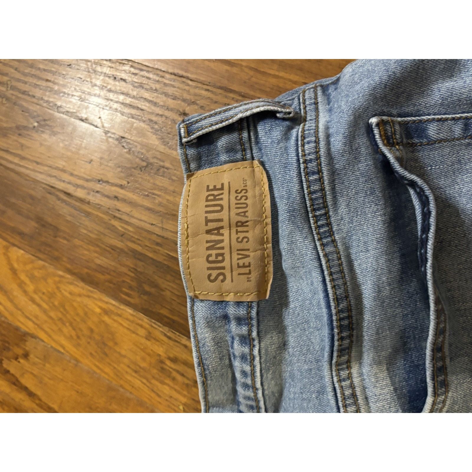 Levi's Authentic Levi's Signature Cutoff Jeans, Loose Ample Size US 31 - 3 Thumbnail
