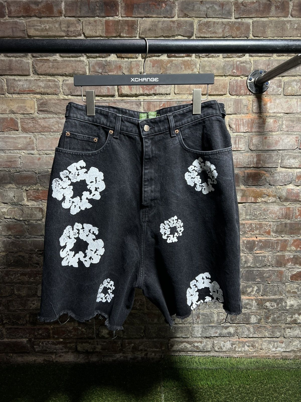 DENIM TEARS Denim Tears Cotton Wreath Denim Jorts Size US 38 / EU 54 - 1 Thumbnail