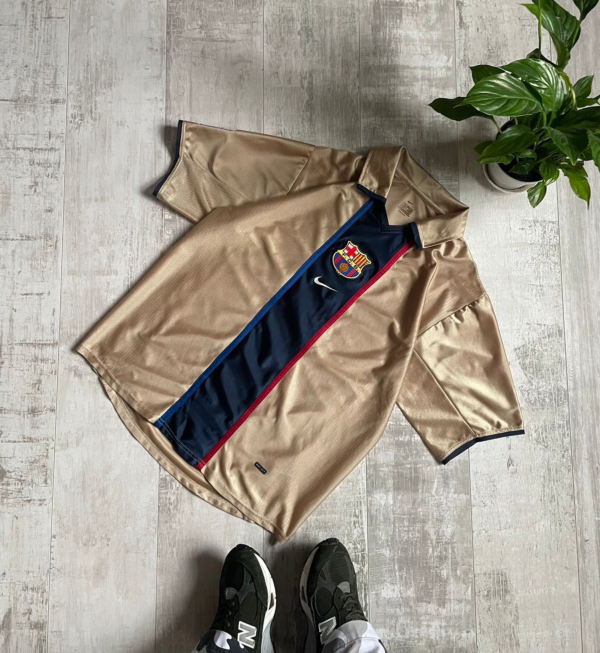 Pre-owned F C Barcelona X Nike Barcelona 2001/2002 Soccer Jersey Away Football Shirt In Gold