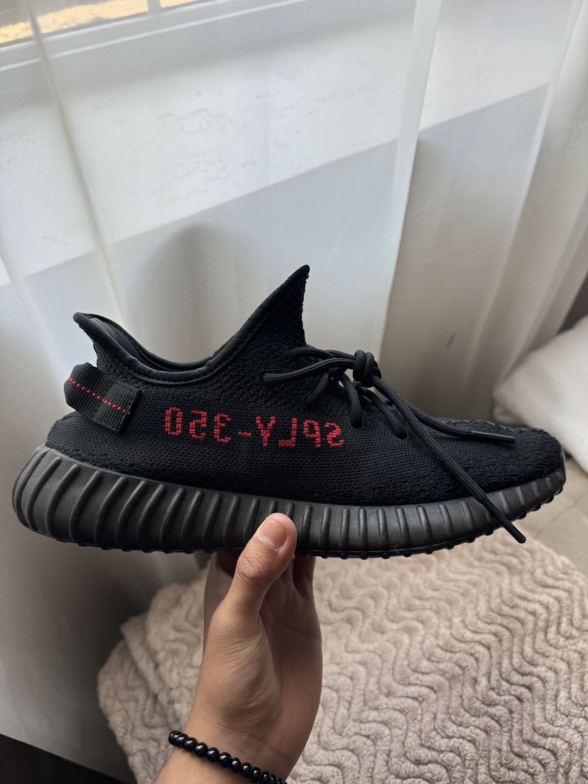 Yeezy Yeezy bred 350 v2 Size US 9.5 / EU 42-43 - 2 Thumbnail