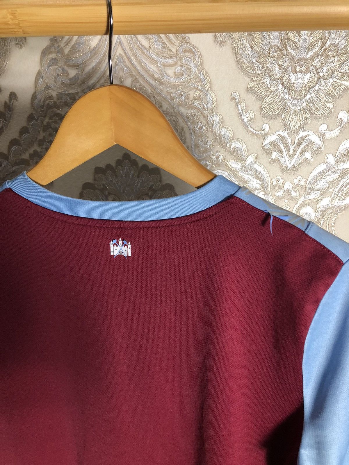 Umbro VINTAGE UMBRO FC WEST HAM UNITED ENGLAND SOCCER JERSEY RETRO Size US S / EU 44-46 / 1 - 7 Thumbnail