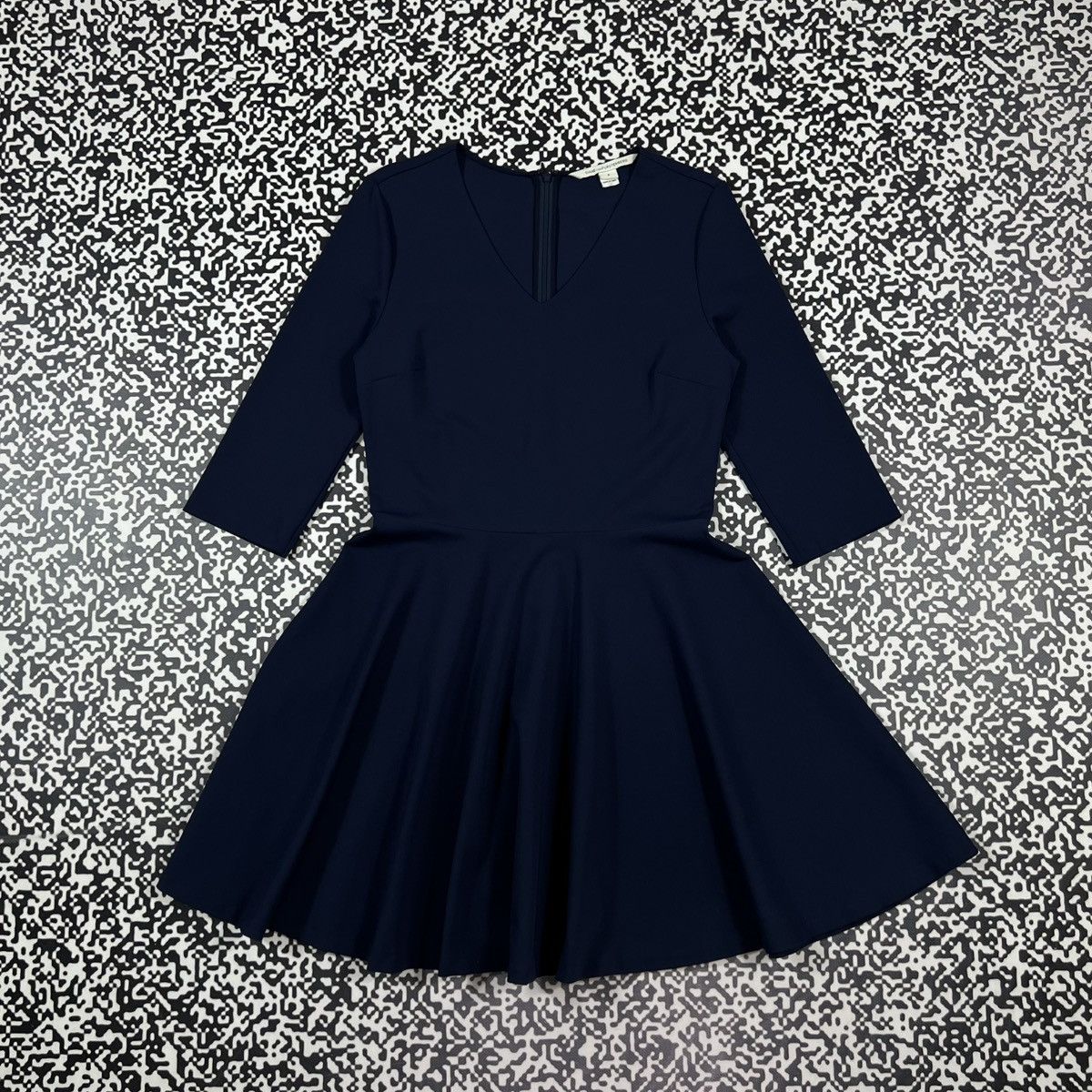 Diane von Furstenberg Diane Von Furstenberg Nylon Flared Mini Dress Luxury Style Size M / US 6-8 / IT 42-44 - 2 Thumbnail