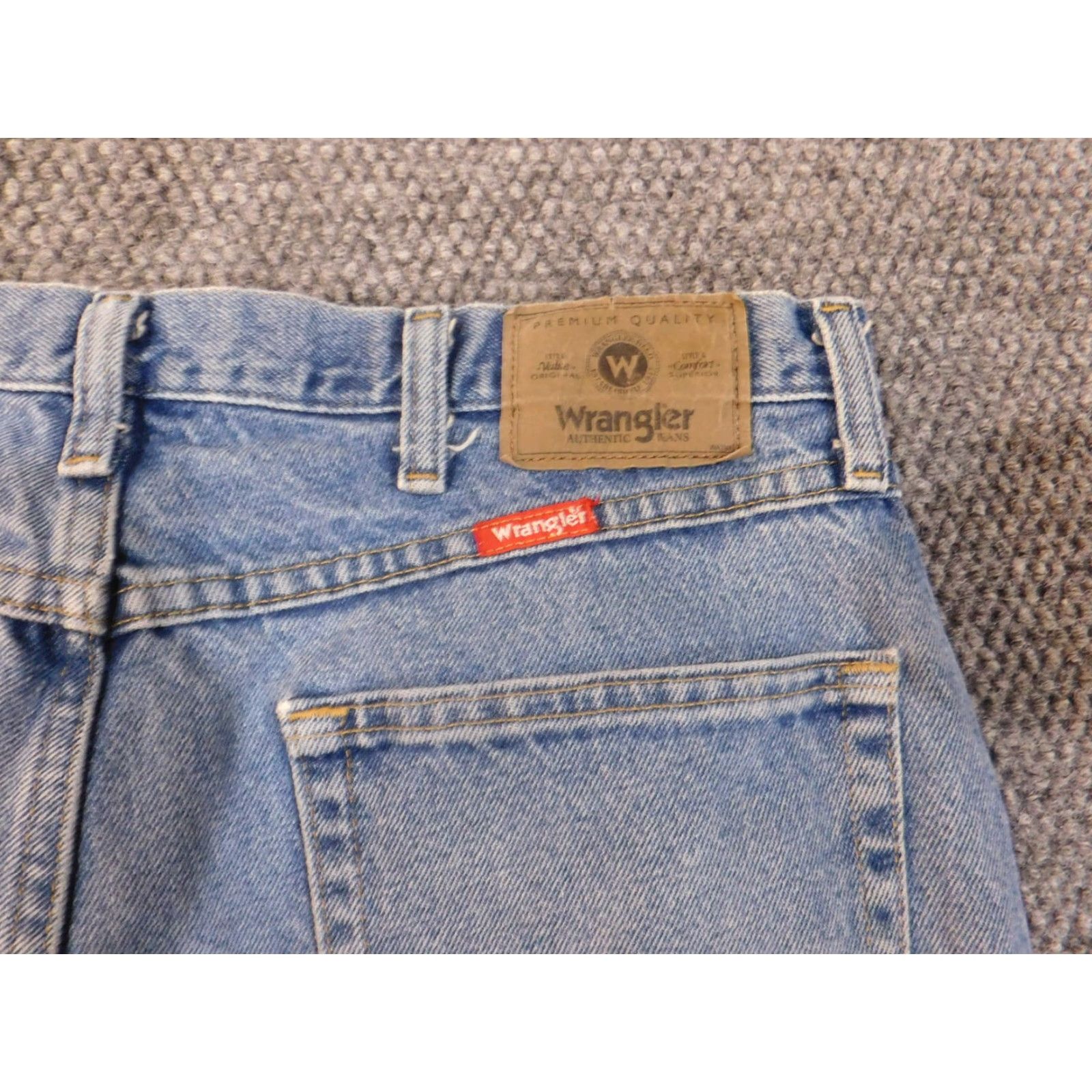 Wrangler Wrangler Jeans Mens 35x30 Blue Straight Regular Fit Workwear Authentics Denim Cotton Zip Pockets Cowboys Wrangler Size US 35 - 6 Thumbnail