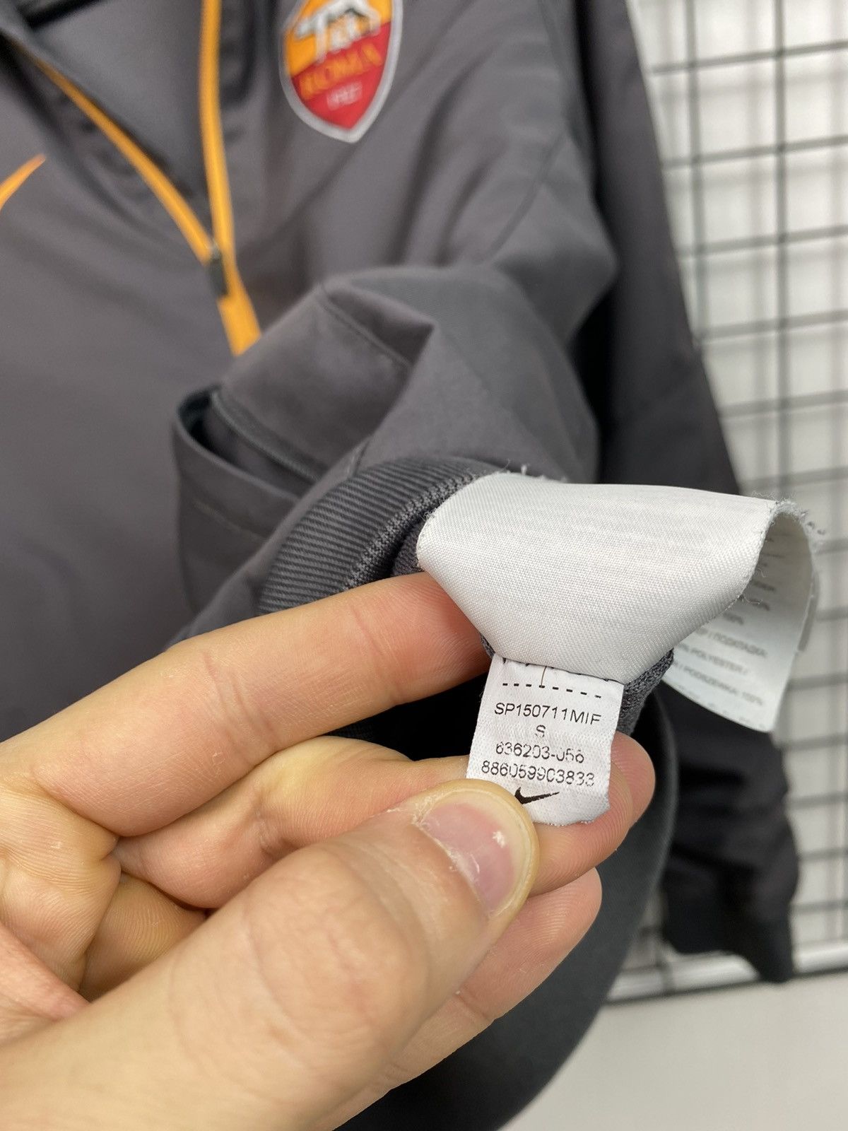 Vintage AC Roma Nike Track Zip Light Jacket Training Men’s S Grey Size US S / EU 44-46 / 1 - 11 Thumbnail