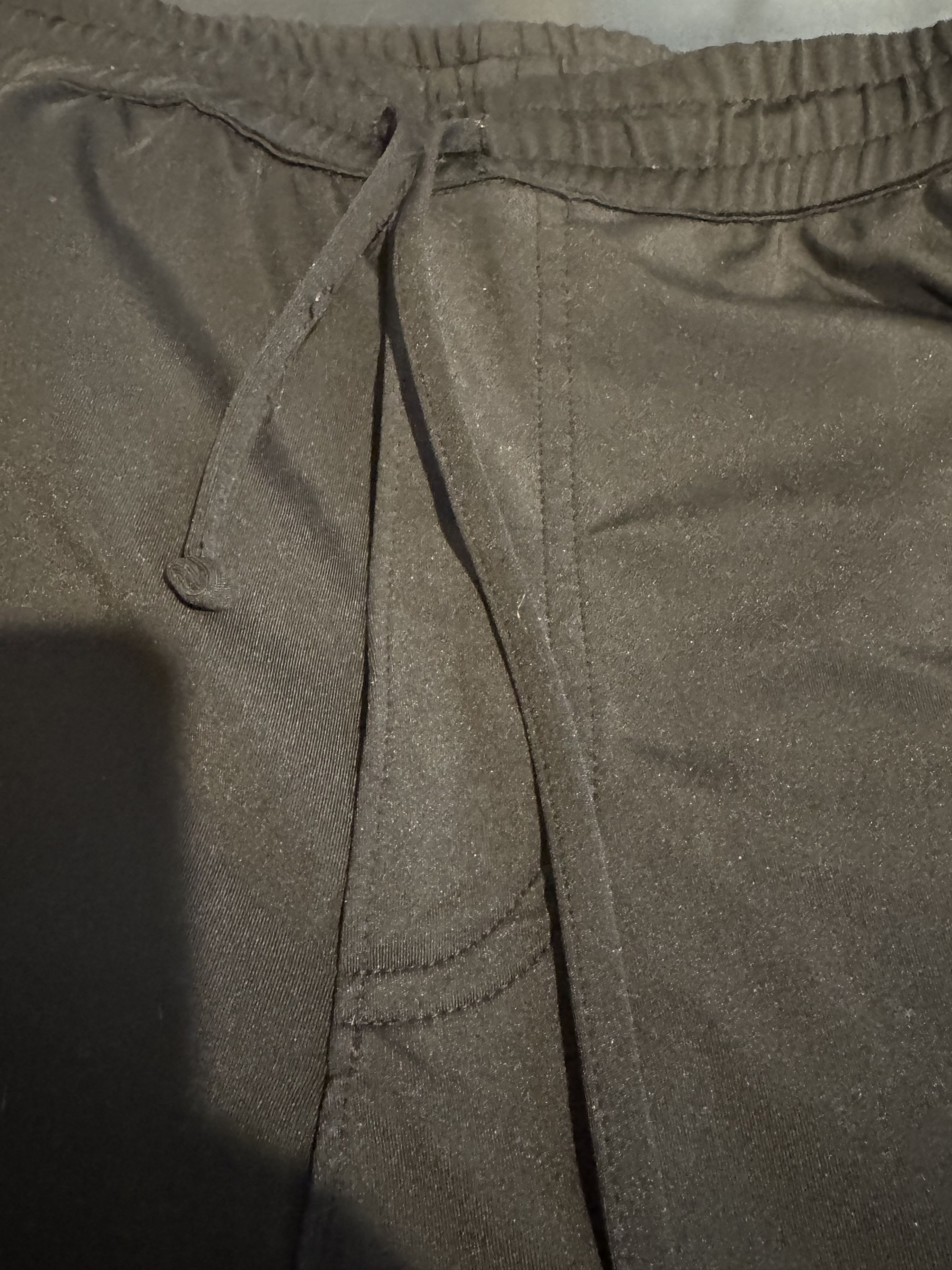 Saks Fifth Avenue Saks Men's Black Gym Shorts. No Defects. US M Size US 33 - 1 Thumbnail