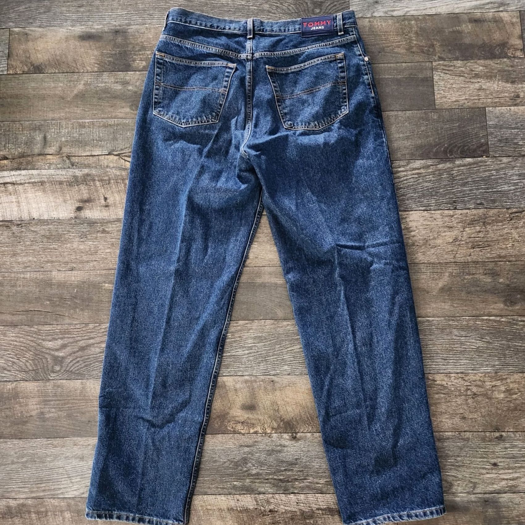 Tommy Hilfiger VINTAGE Tommy Hilfiger Jeans 38 x 34 Denim 90s Logo Hip Hop Straight Baggy Mens Size 38 Blue Size US 38 / EU 54 - 6 Thumbnail