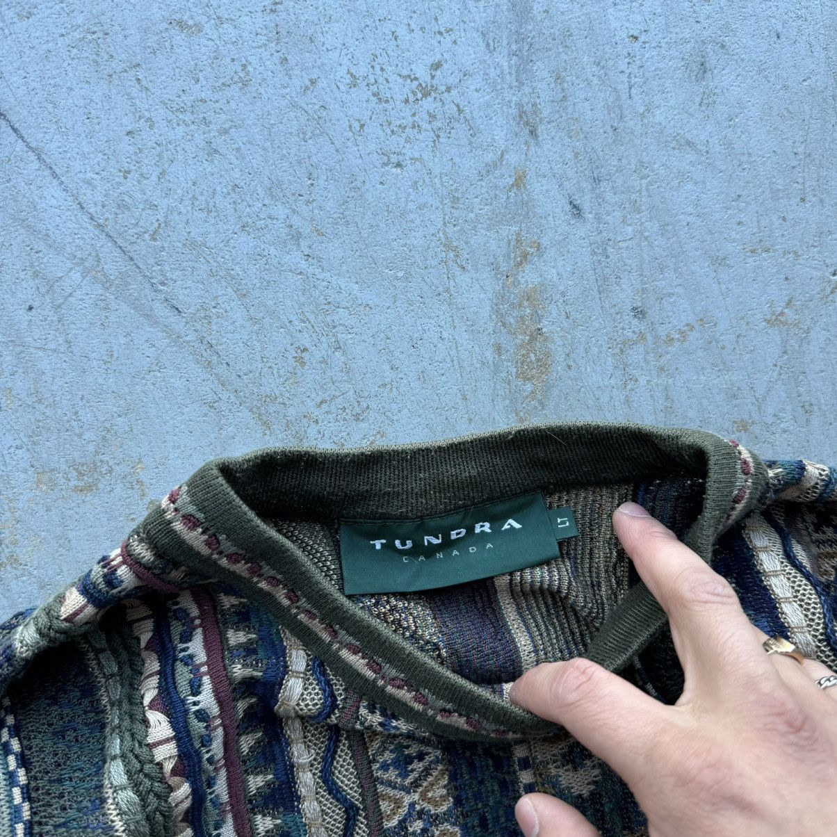 Coogi × Tundra × Vintage Vintage 90s Coogi Style Tundra Green Beige Sweater Sz XL Size US L / EU 52-54 / 3 - 3 Thumbnail