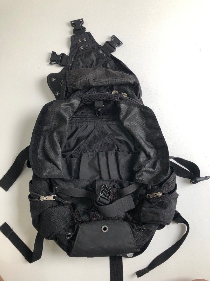 Oakley × Vintage 🔥NEED GONE🔥 Vintage Oakley Gorpcore Black Alien Design Size ONE SIZE - 4 Thumbnail