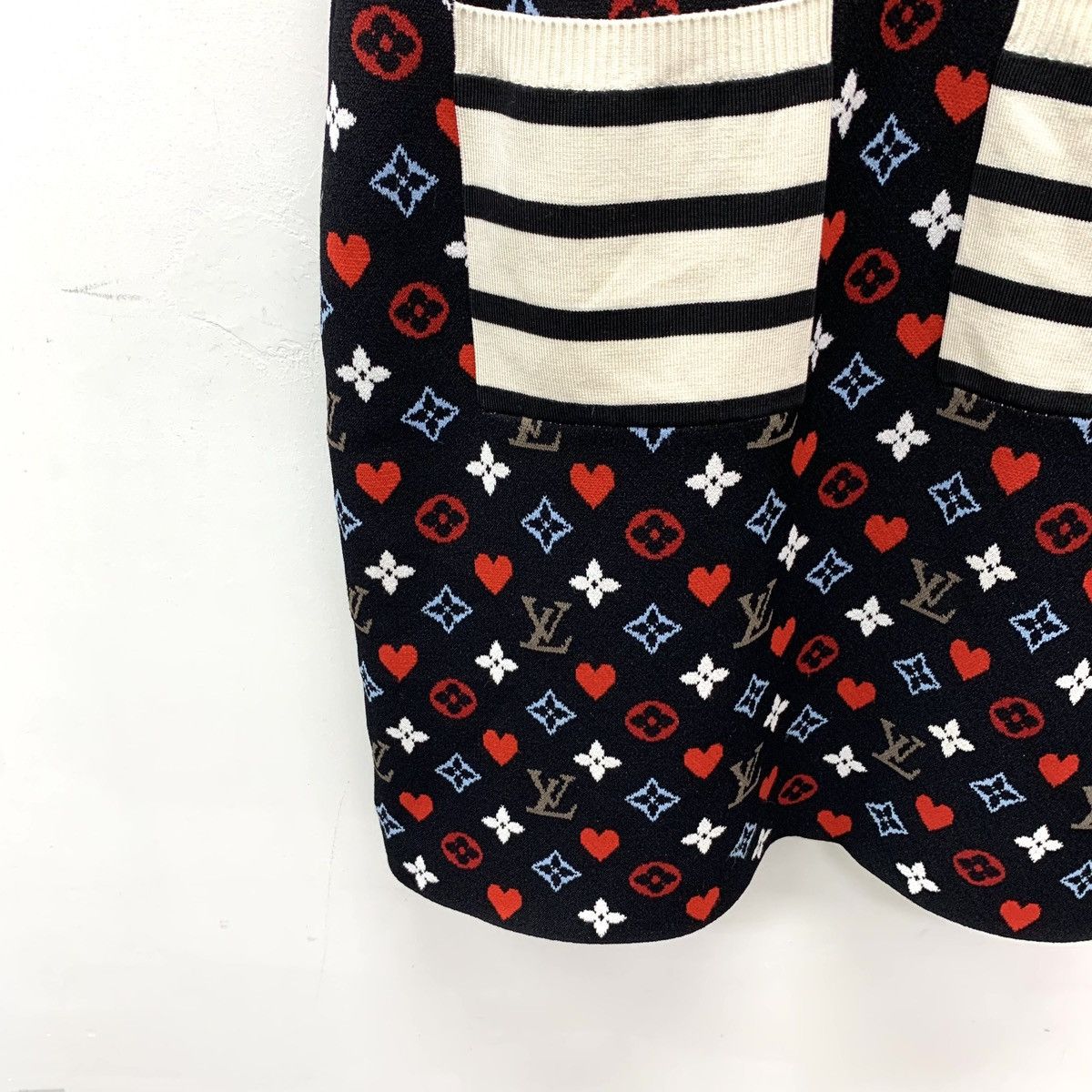 Louis Vuitton Louis Vuitton Heart Printed Lapel Short Sleeve Dress K26WX Size S / US 4 / IT 40 - 5 Thumbnail