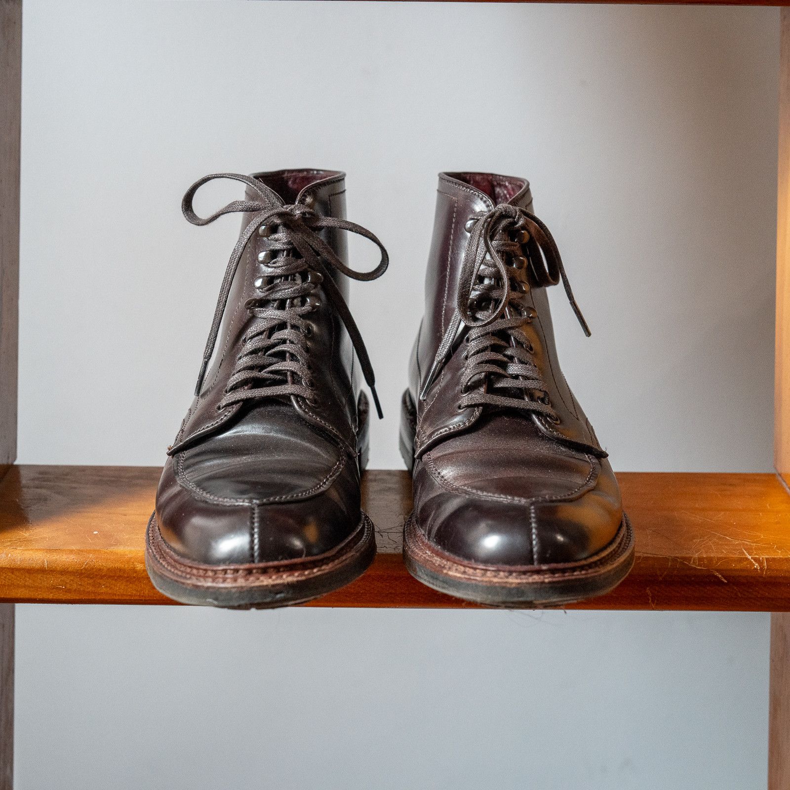 Alden Alden V-Tip Color 8 Boots Size US 6.5 / EU 39-40 - 1 Thumbnail