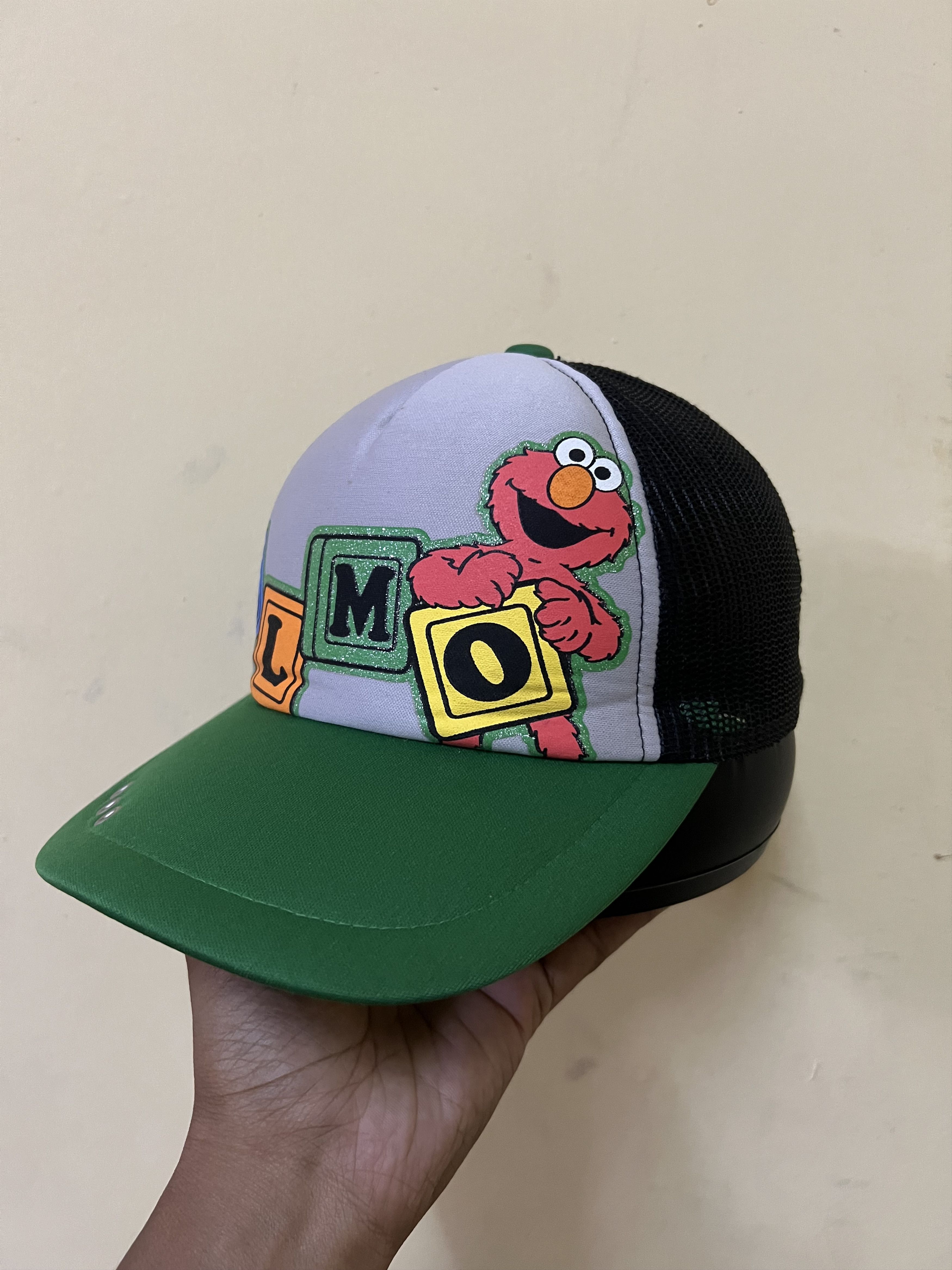 Hat Club Y2K Elmo Sesame Street 2005 Trucker hat Size ONE SIZE - 1 Thumbnail