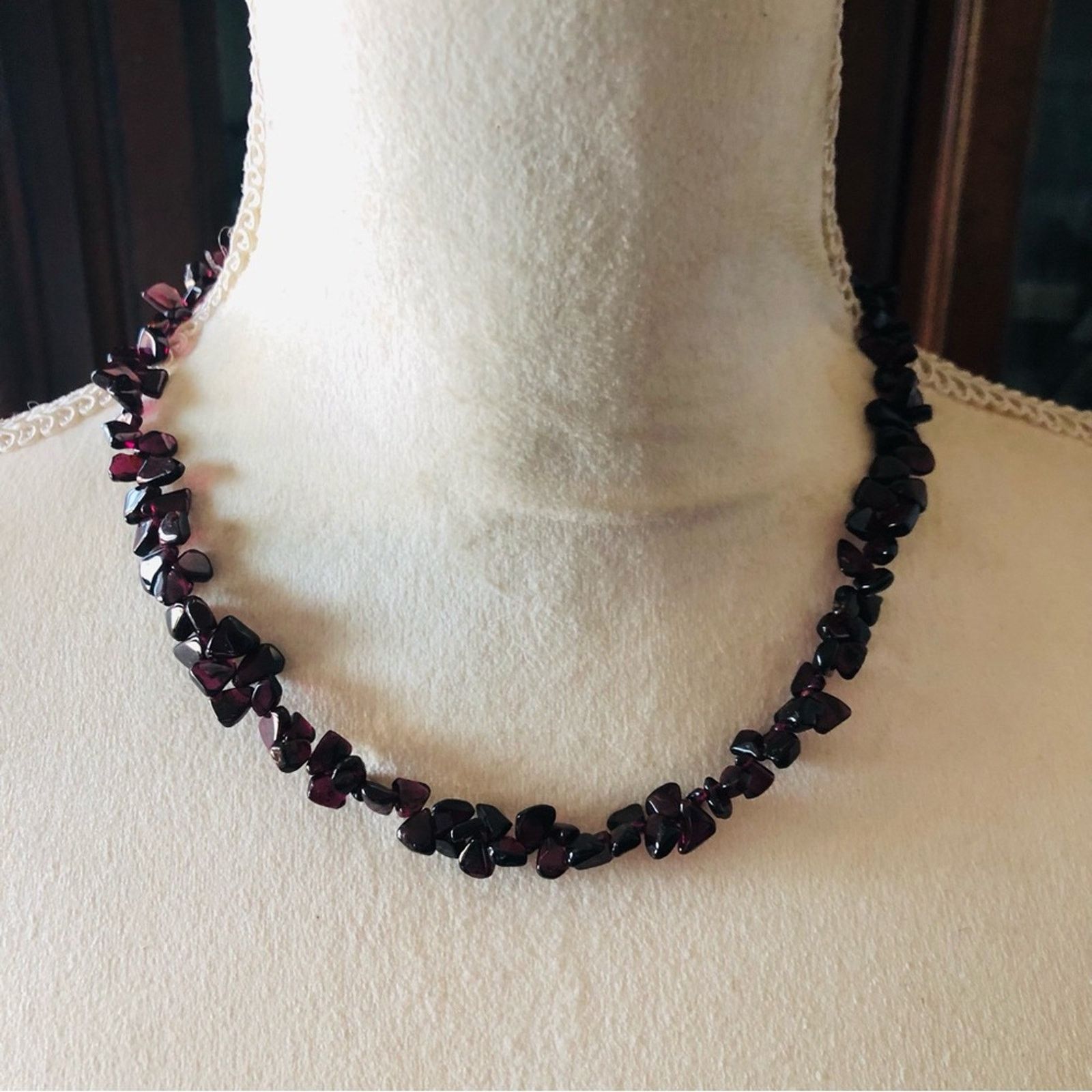 Vintage Vintage genuine almandine garnet barrel clasp necklace Size ONE SIZE - 2 Thumbnail