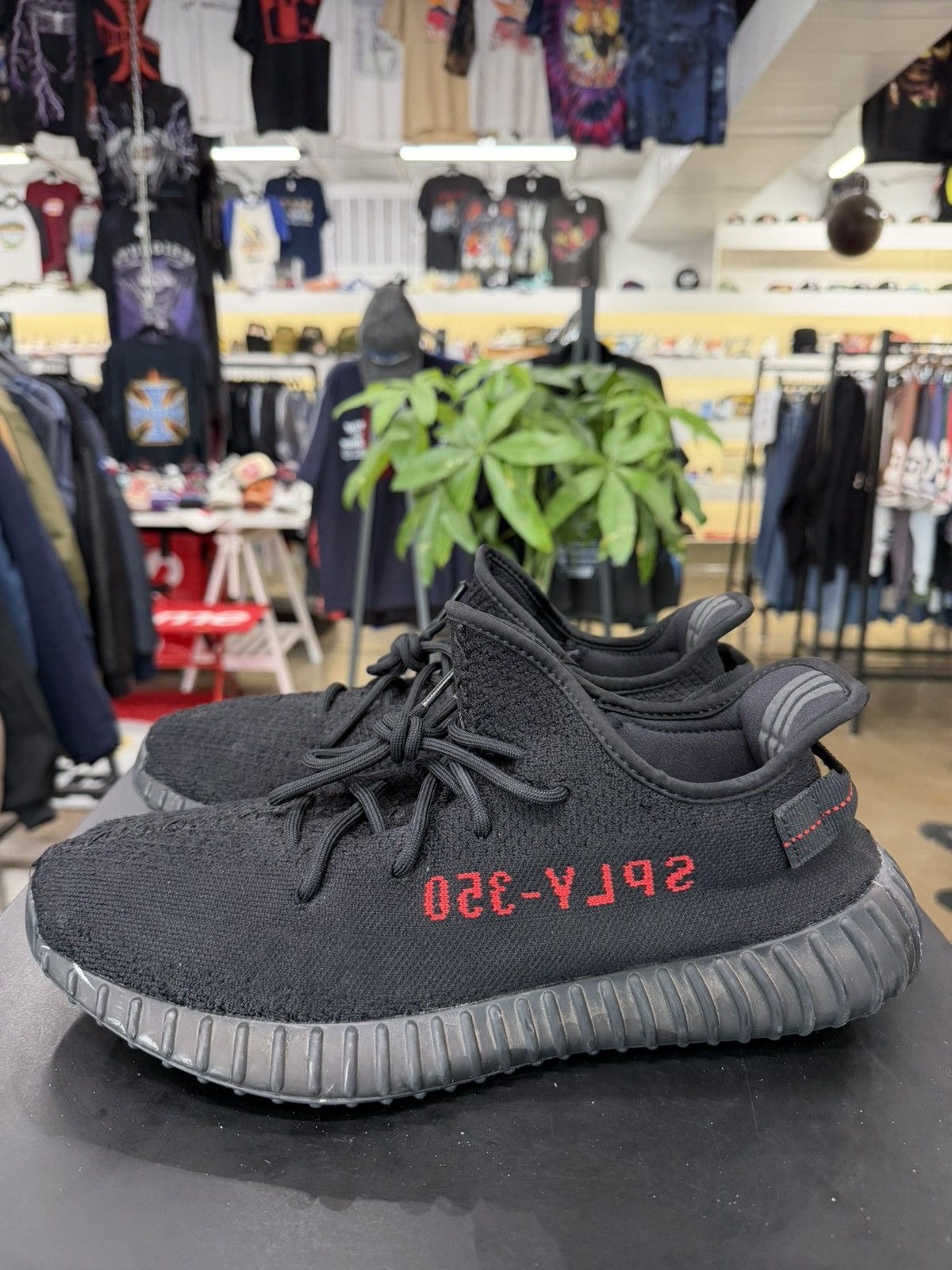 Adidas Adidas Yeezy Boost 350 V2 Black Red Size 13 (2017) Size US 13 / EU 46 - 7 Thumbnail