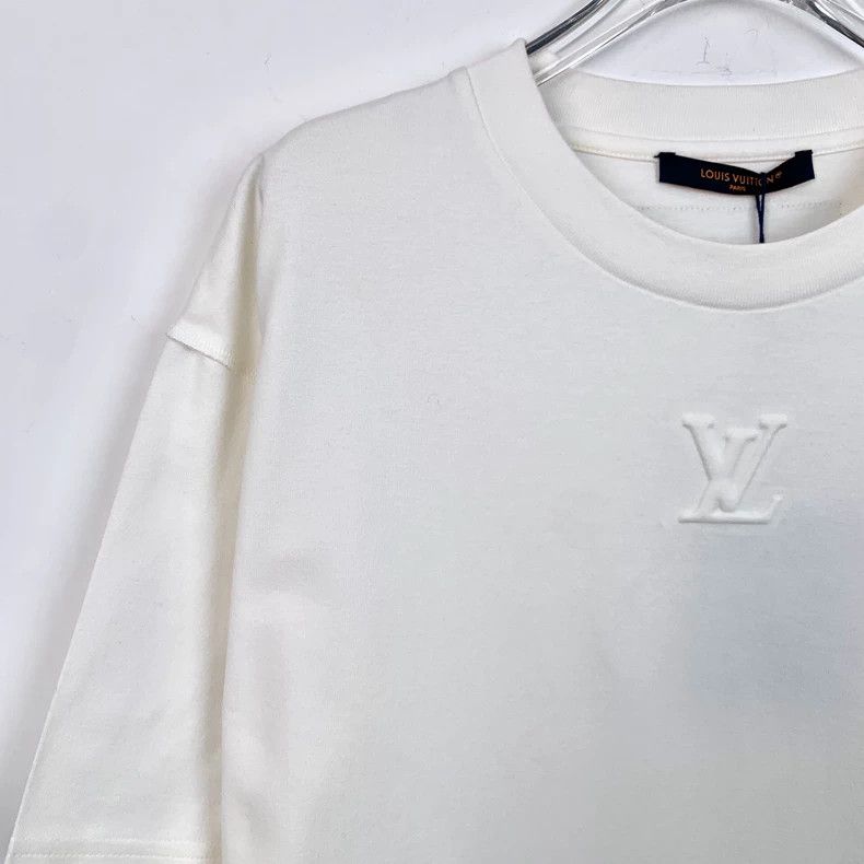 Louis Vuitton Louis Vuitton White logo monogrammed cotton crew neck shor Size US L / EU 52-54 / 3 - 3 Thumbnail