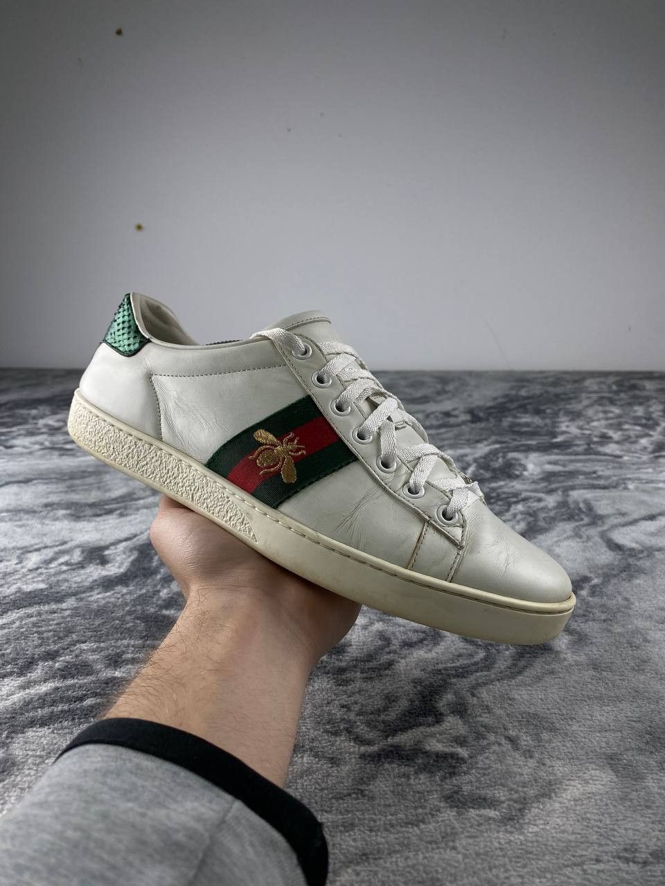 Gucci Gucci Ace Embroidered Bee Low-Top Sneakers Women Size 39 Size US 9 / IT 39 - 3 Thumbnail